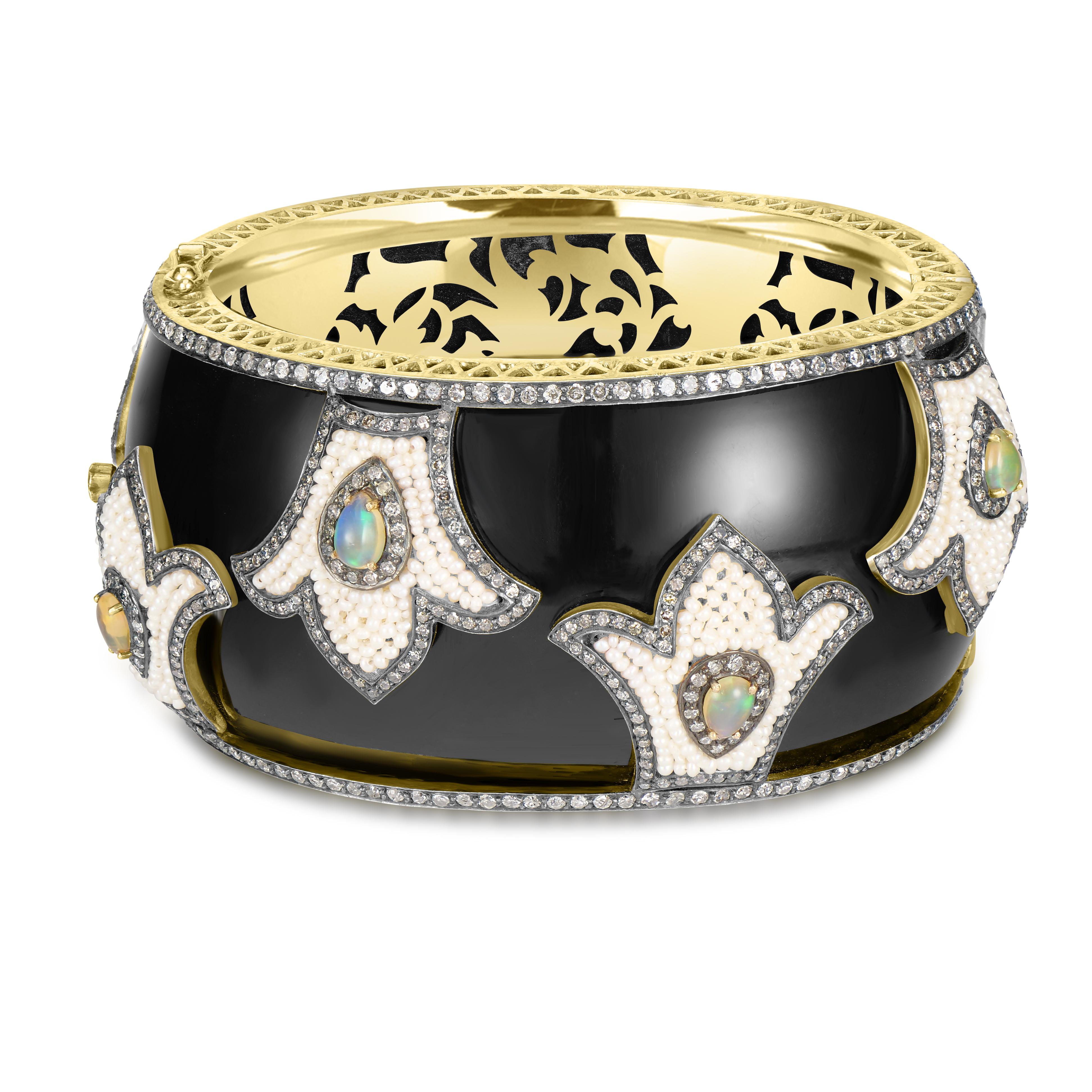 Taglio a goccia Vittoriano 10 Cttw. Bracciale Opale, Diamante e Perla in vendita