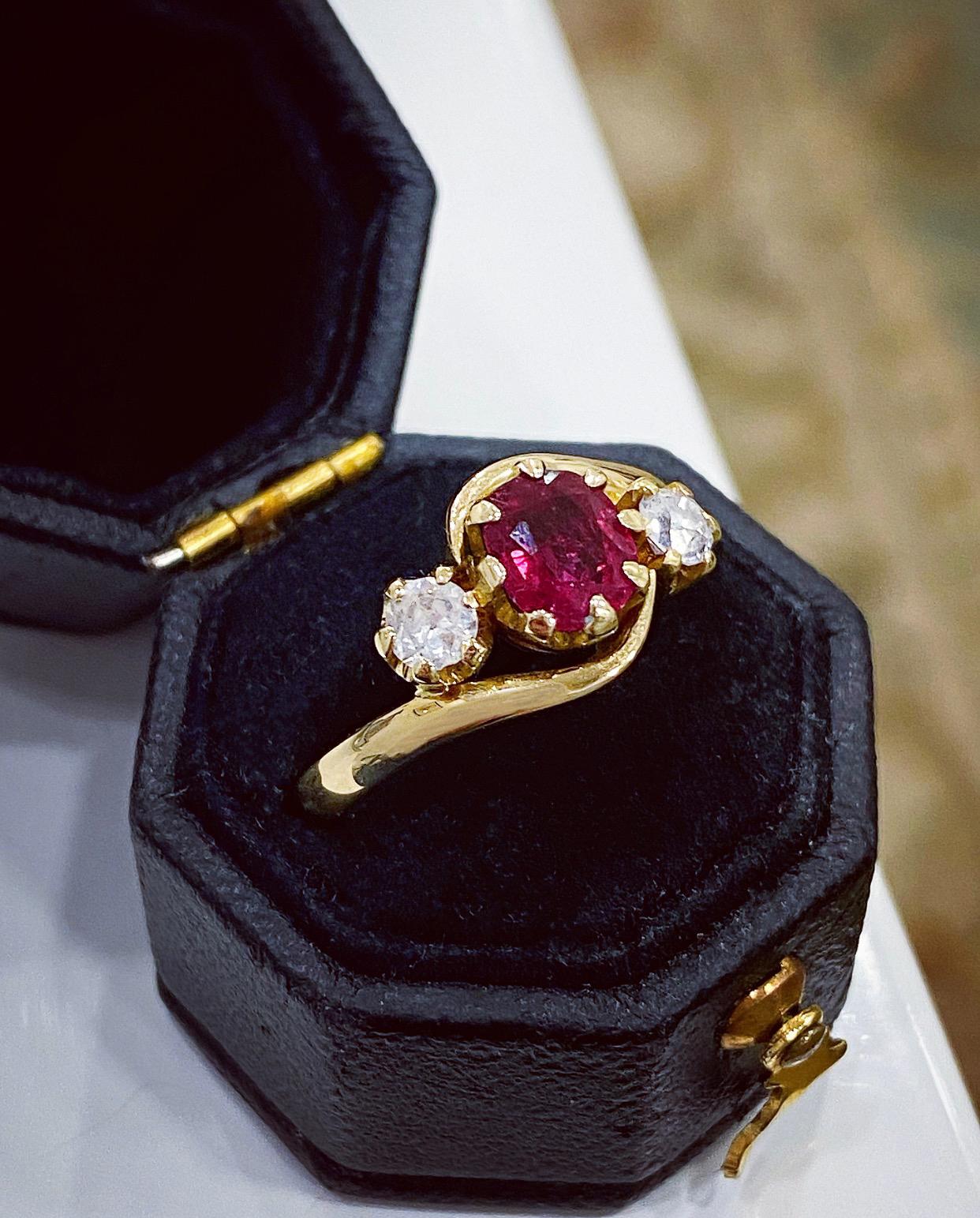 Victorian 1.00ct Ruby and Diamond Twist Ring, c.1880s 1