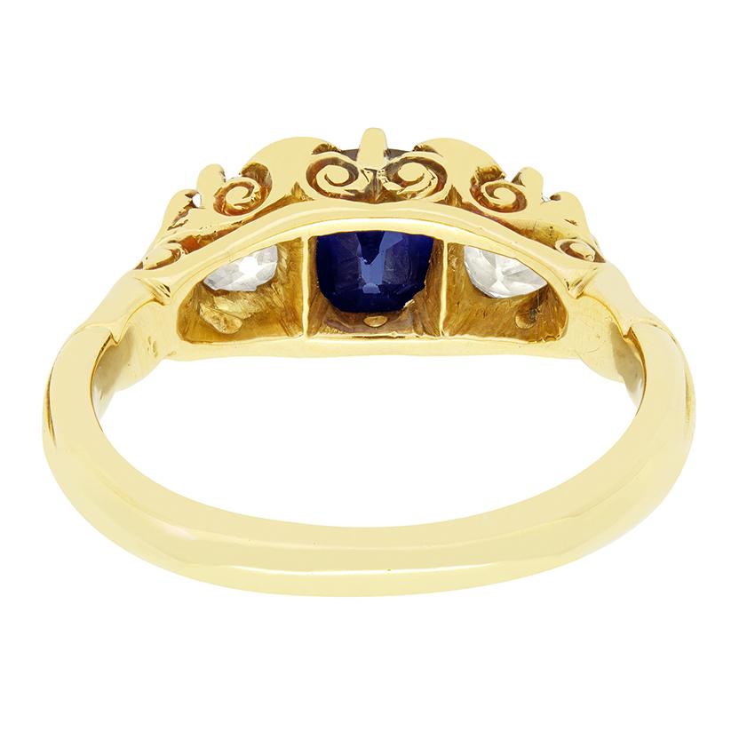 Victorian 1.00ct Sapphire and Diamond Three Stone Ring, c.1880s In Good Condition For Sale In London, GB