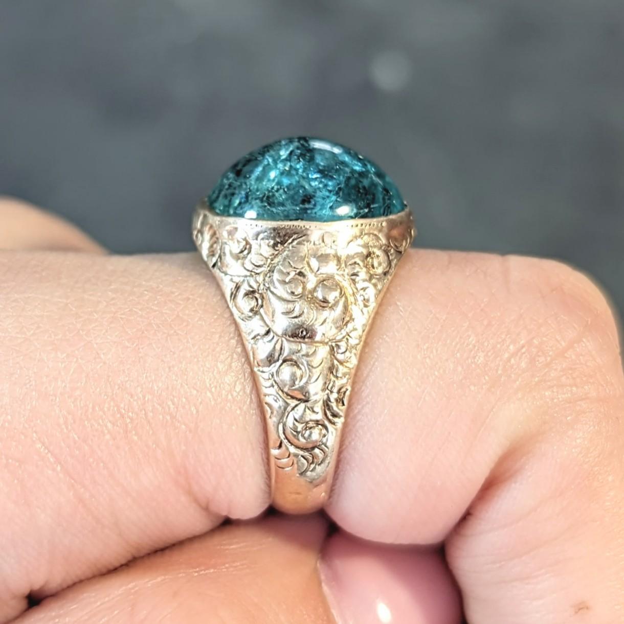 Victorian 10.16 CTW Emerald Cabochon 14 Karat Gold Scroll Antique Signet Ring For Sale 8