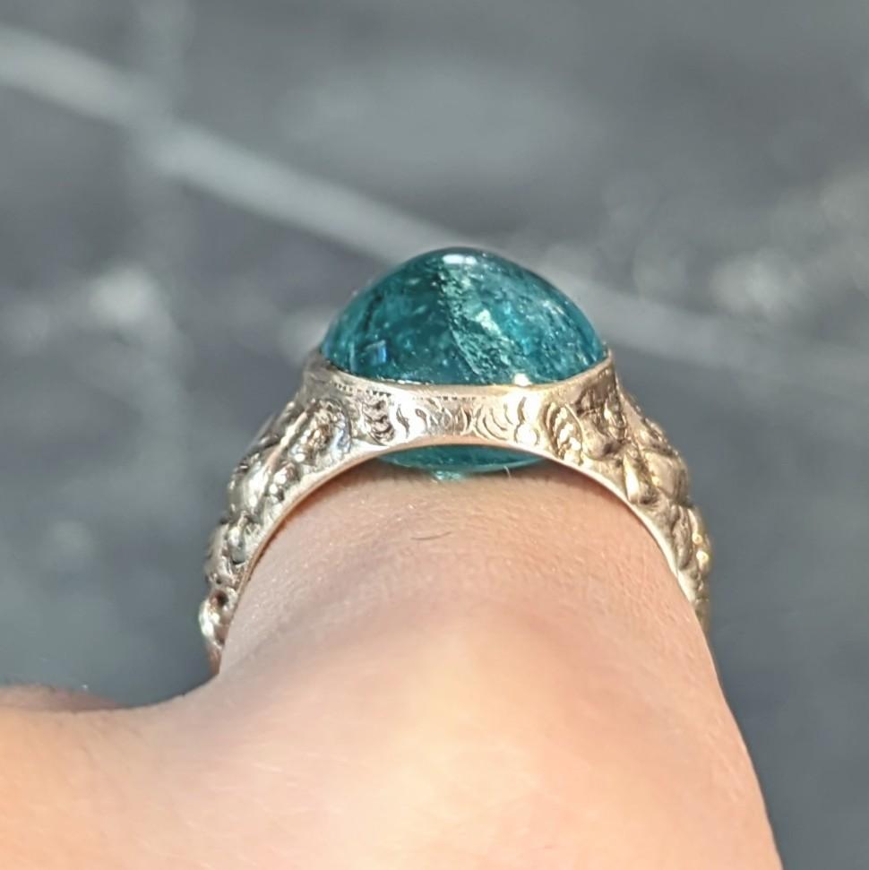 Victorian 10.16 CTW Emerald Cabochon 14 Karat Gold Scroll Antique Signet Ring For Sale 9