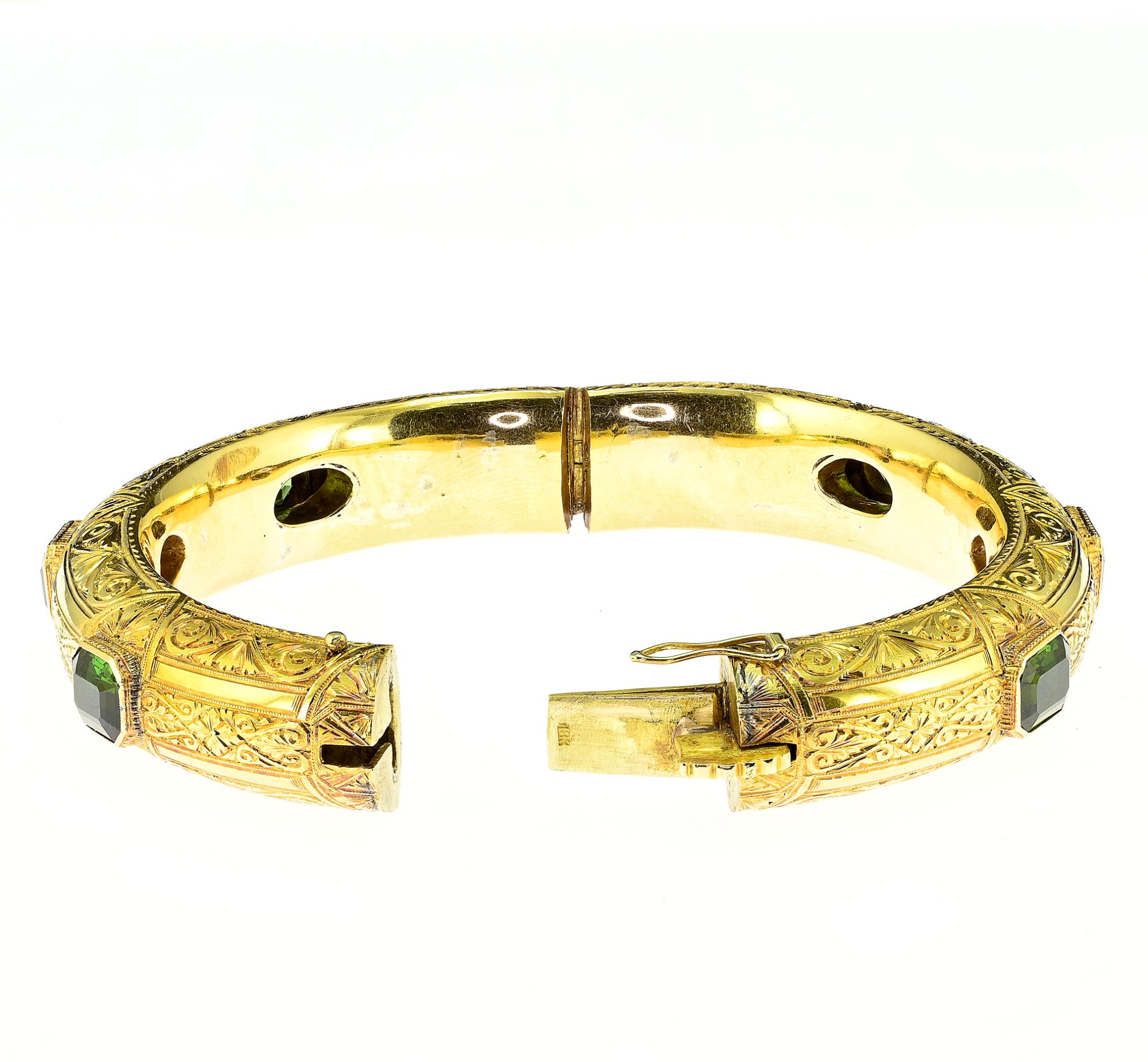 Victorian 10.20 Ct Natural Green Tourmaline Rare 18 KT Carved Bangle For Sale 3