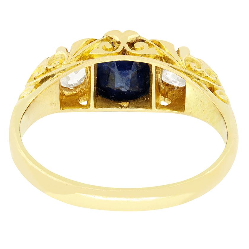 Taille ovale Bague trilogie victorienne en saphir et diamant de 1,05ct, c.1880s en vente