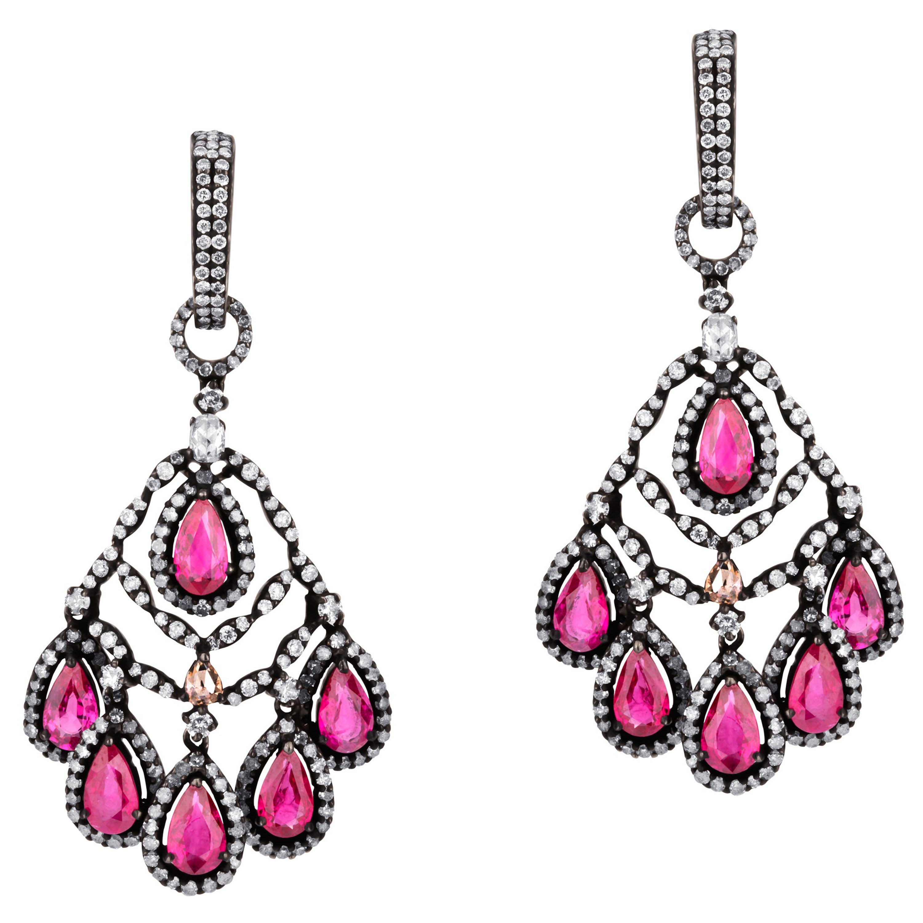 Victorien 10.61 carats Boucles d'oreilles chandelier en rubis poire et diamants T.W.