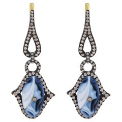 Victorian 10.73 ct. pt. Boucles d'oreilles pendantes en camées gris et diamants 