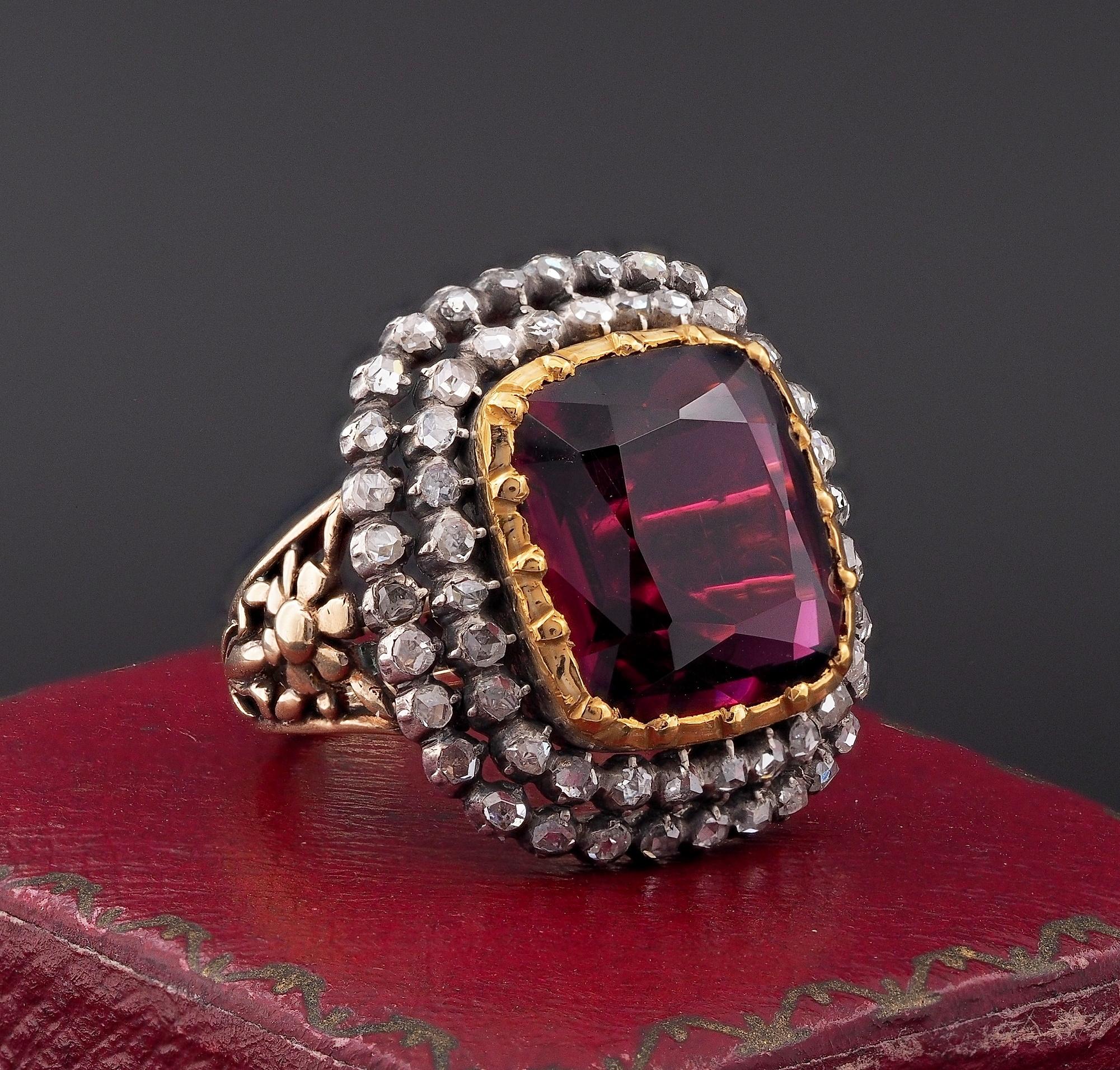 Bague victorienne en rubellite magenta non traitée ou tourmaline rouge avec diamants de 10,95 carats Bon état - En vente à Napoli, IT