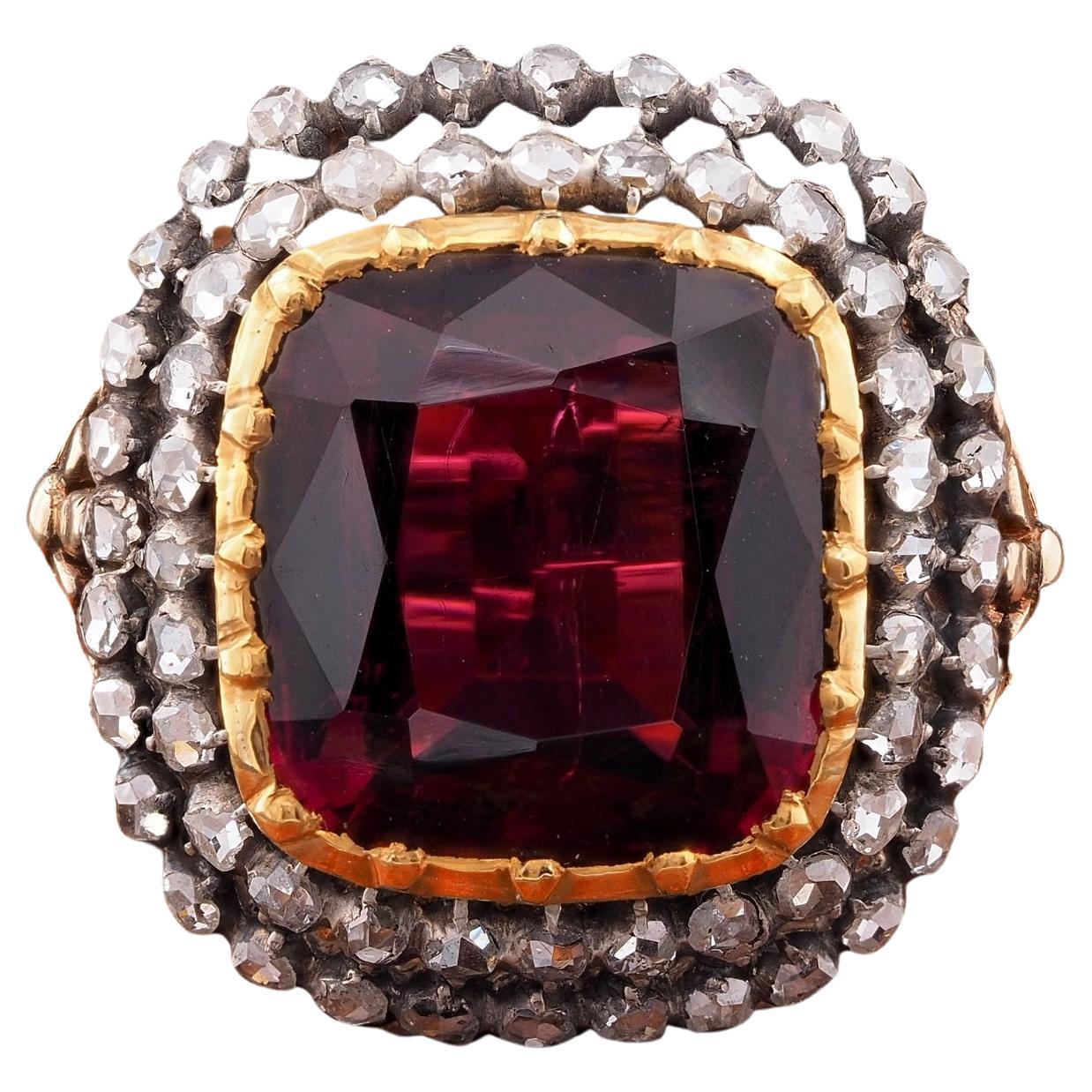 Bague victorienne en rubellite magenta non traitée ou tourmaline rouge avec diamants de 10,95 carats en vente