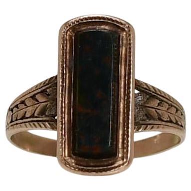 Victorian 10K Gold Bloodstone Shield Ring With Milgrain Detail For Sale