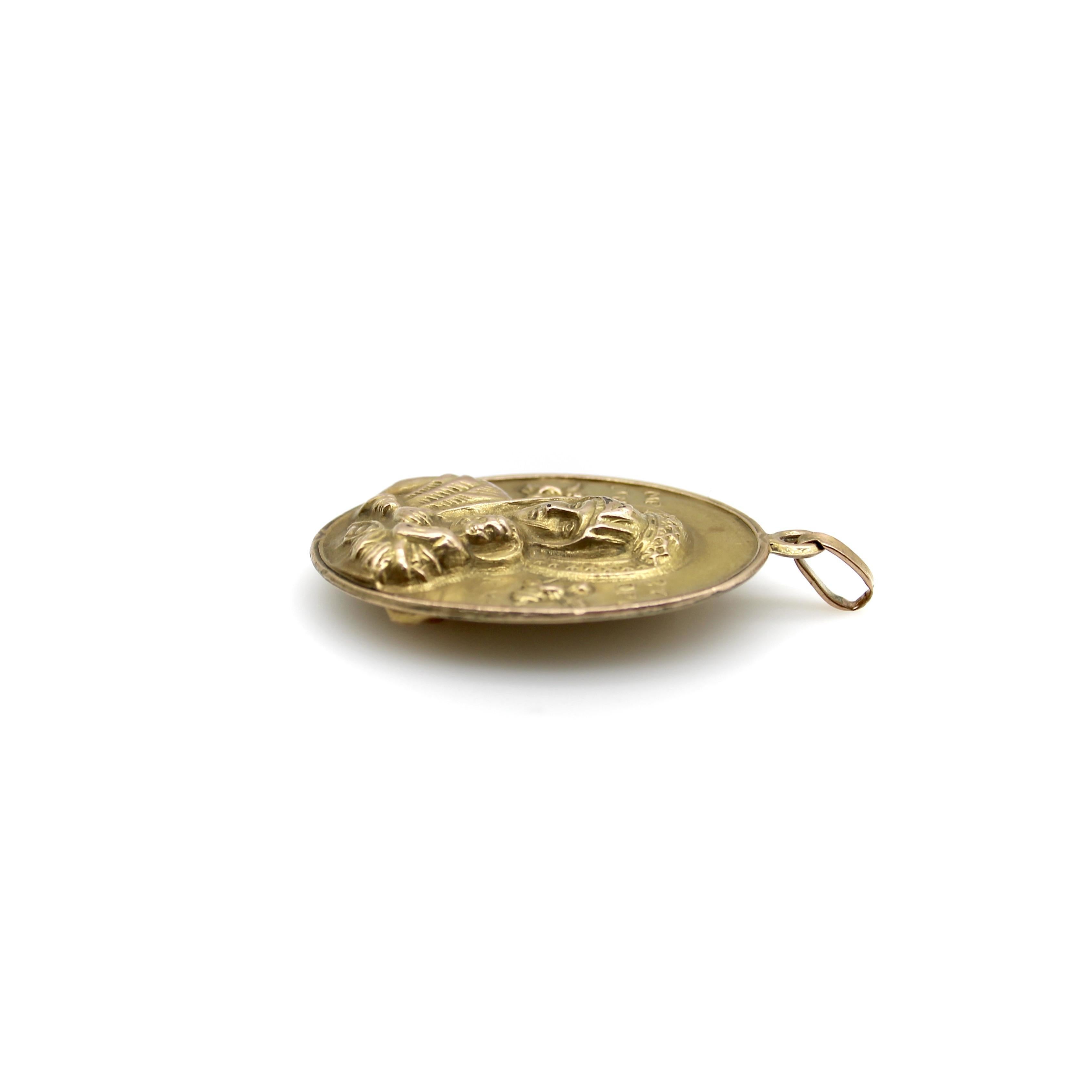 Pendentif Victorien en or 10K Notre-Dame du Perpétuel Secours et Sacré-Cœur Unisexe en vente