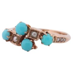 Anillo victoriano de 10 quilates con cabujón de turquesa y semilla de perla. Victoriana de 10 quilates ornamentada