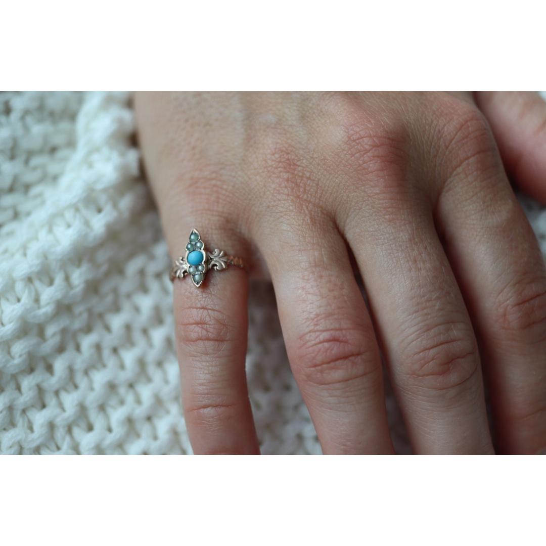 Victorian 10k Turquoise Cabochon and Pearl Seed Ring. 10k Victorian ornate Vine For Sale 1