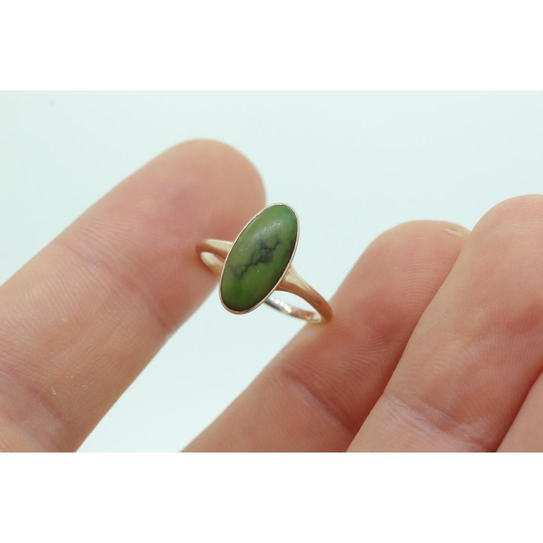 Women's Victorian 10k Turquoise Cabochon stone Ring. 10k GREEN Turquoise Oval Bezel set For Sale