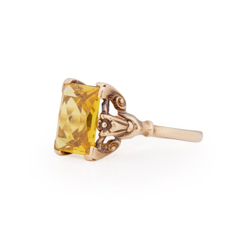Victorian 10K Yellow Gold Rectangle Cut Yellow Citrine with Floral Details Ring In Good Condition In Addison, TX