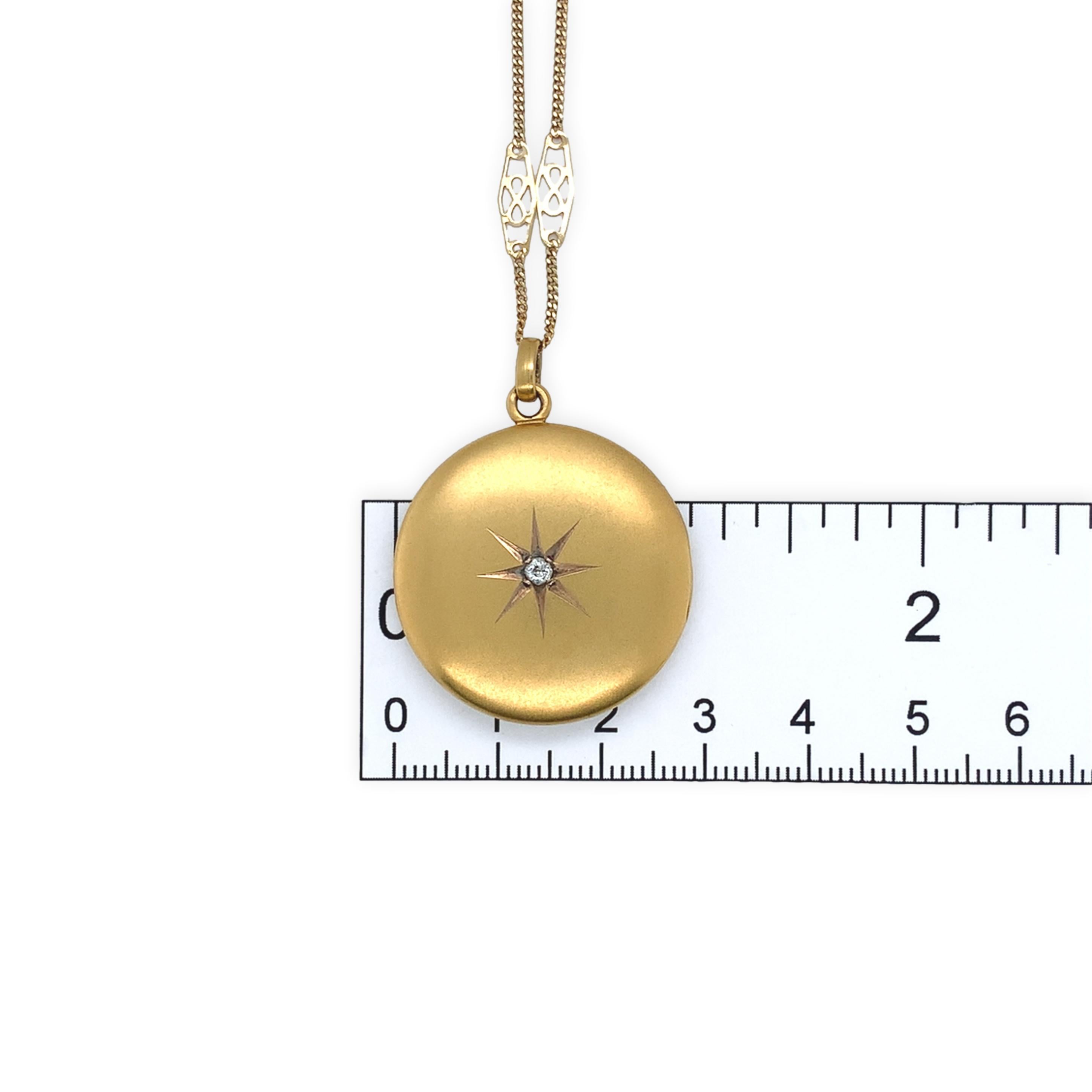 Viktorianische 10K Gelbgold Runde Diamant Medaillon mit 14K Kette im Angebot 5