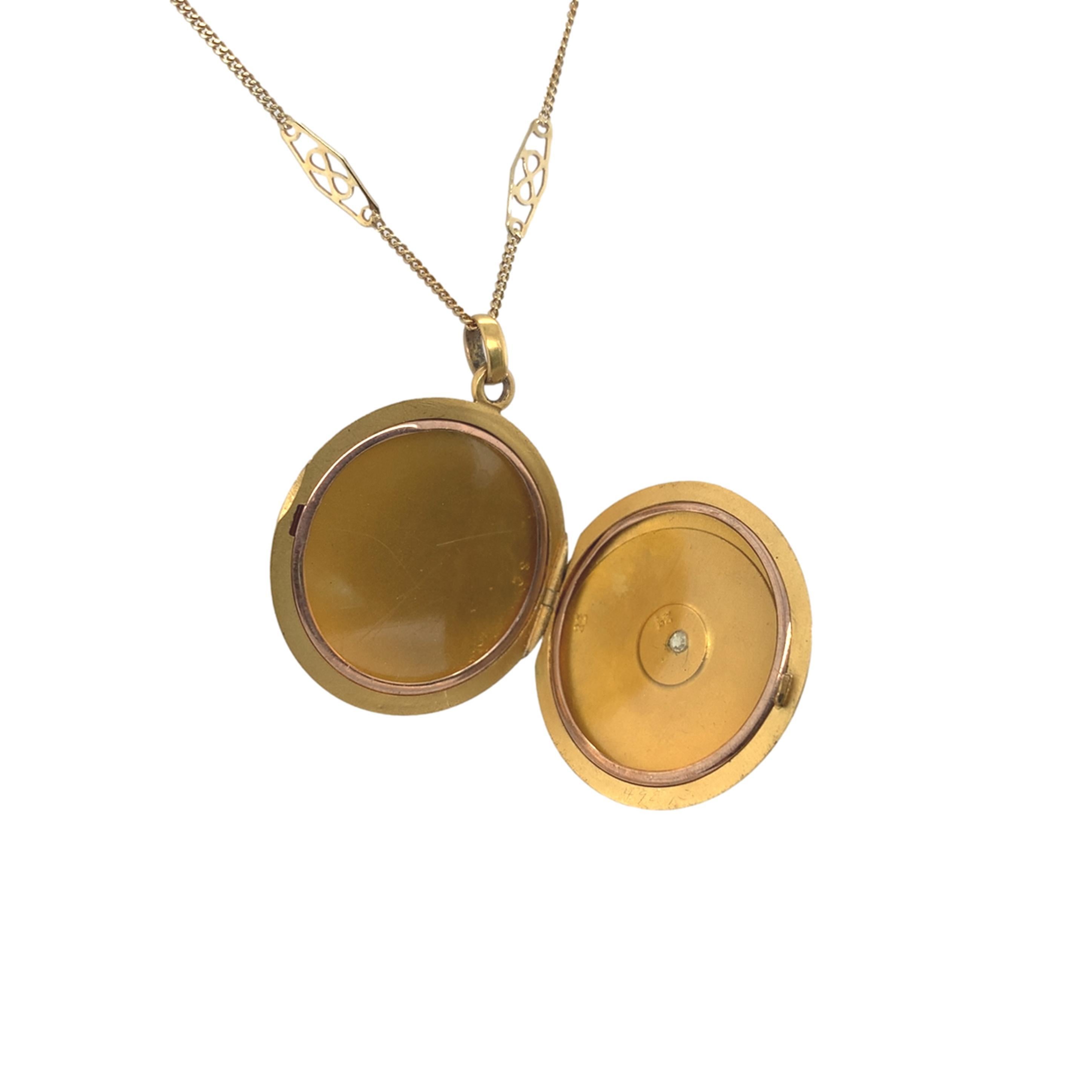 Viktorianische 10K Gelbgold Runde Diamant Medaillon mit 14K Kette im Zustand „Gut“ im Angebot in Big Bend, WI