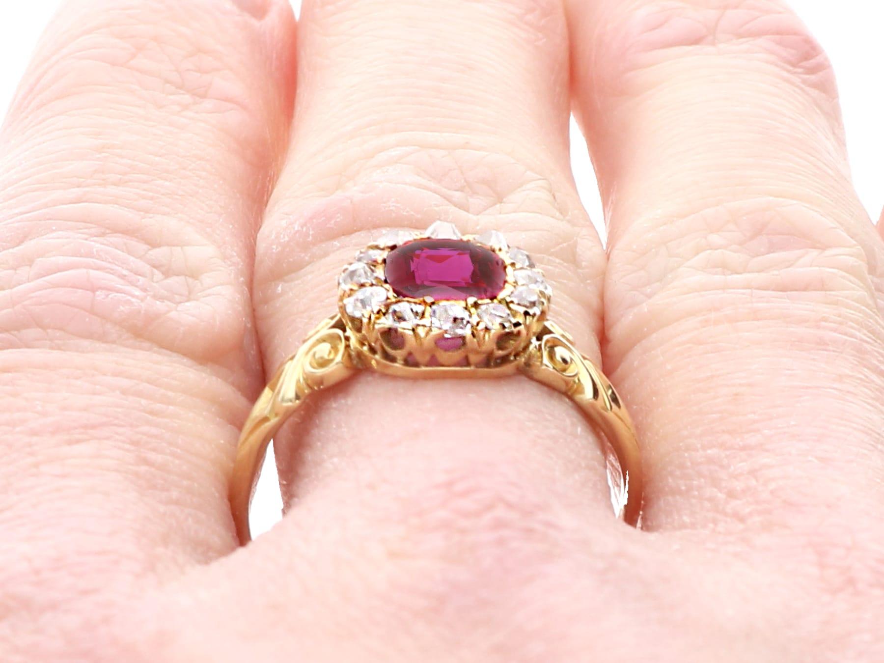 Bague grappe victorienne en or jaune 18 carats, rubis de 1,10 carat et diamants de 0,48 carat en vente 5