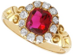 Viktorianischer Cluster-Ring aus 18 Karat Gelbgold mit 1,10 Karat Rubin und 0,48 Karat Diamant
