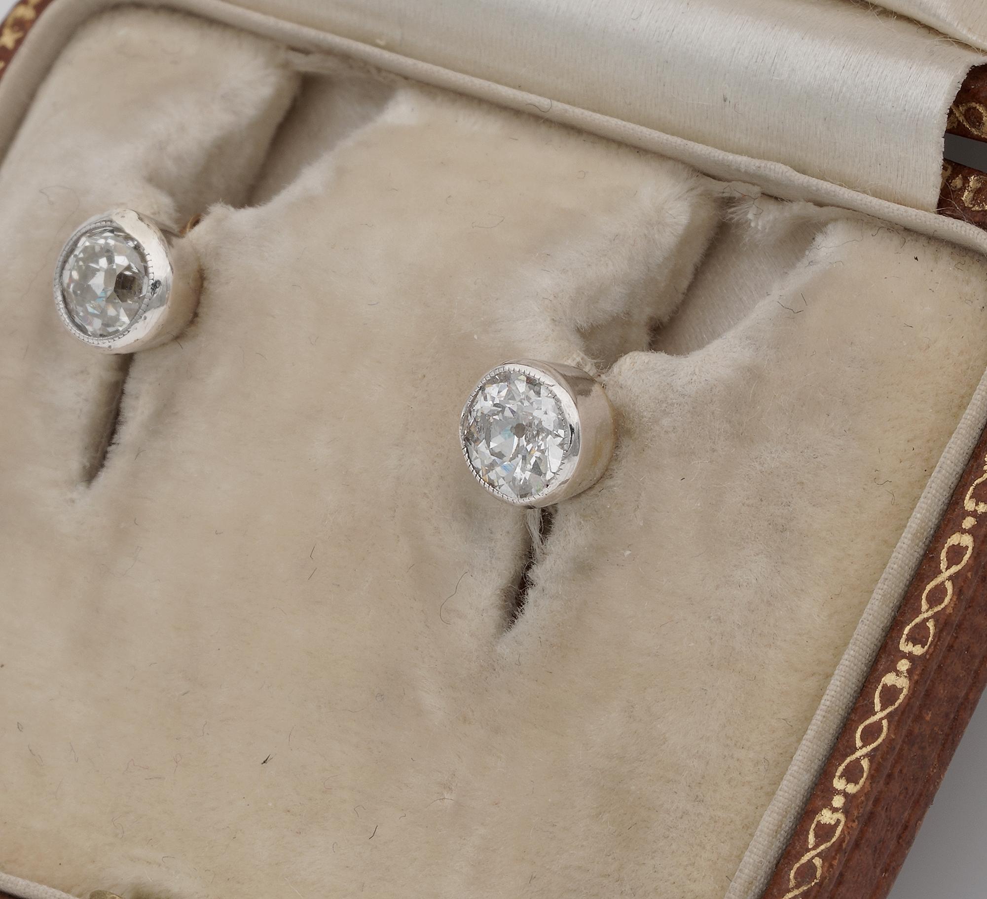 Victorian 1.10 Carat Old Mine Diamond Solitaire Studs In Good Condition For Sale In Napoli, IT