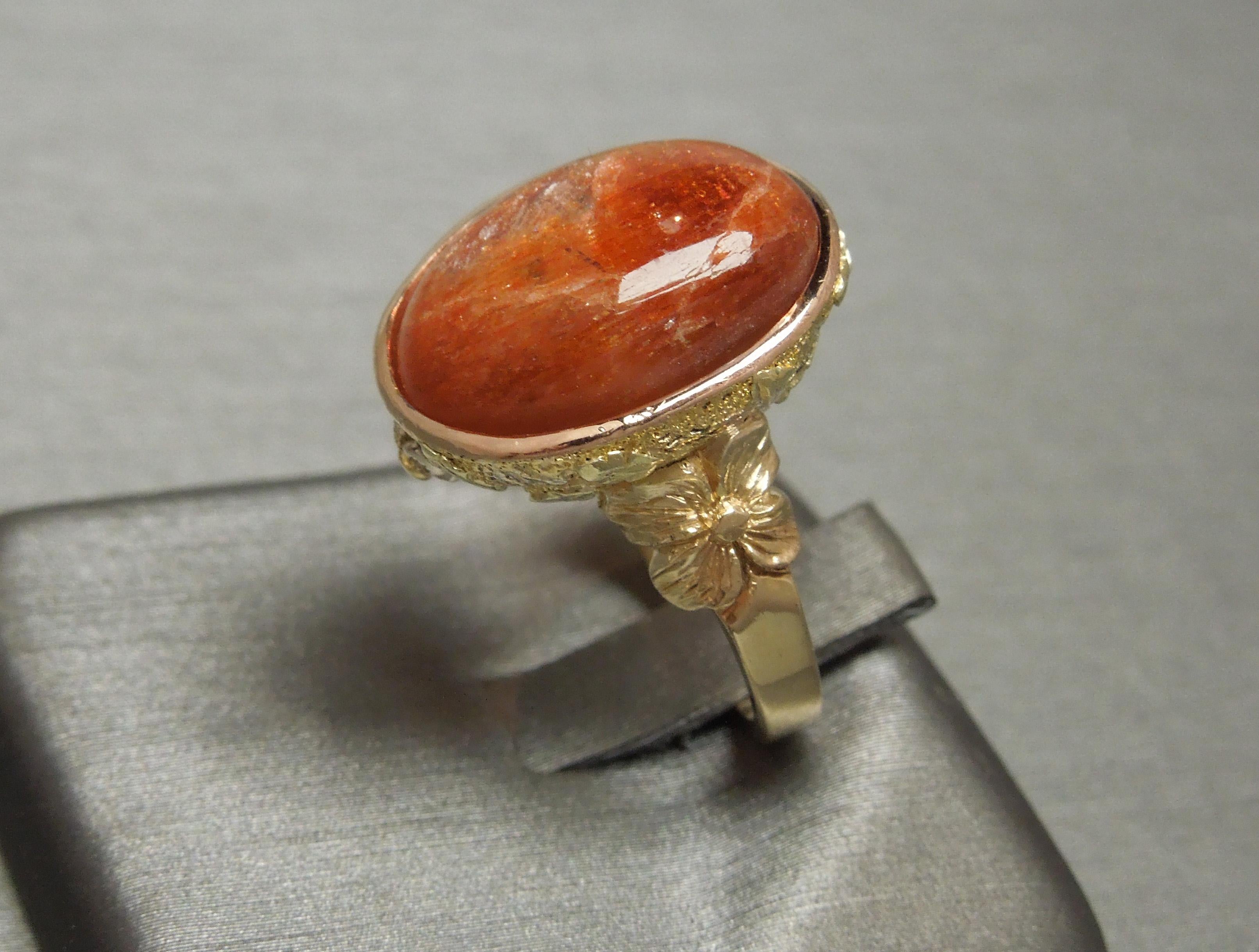 Women's or Men's Victorian 11.10 Carat Sunstone Ring