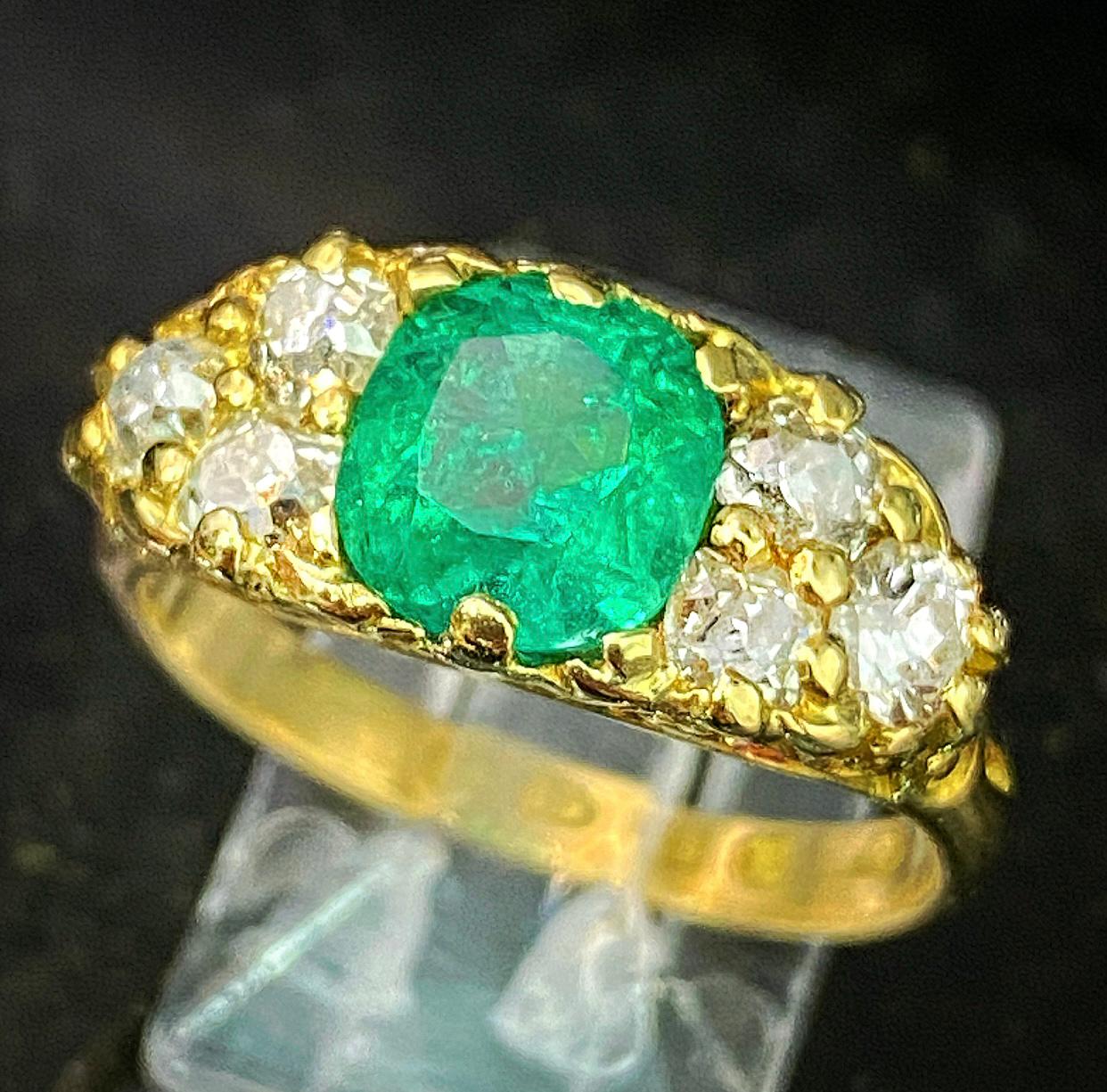 Women's or Men's Victorian 1.14ct Emerald and Diamond Ring, c.1880s For Sale