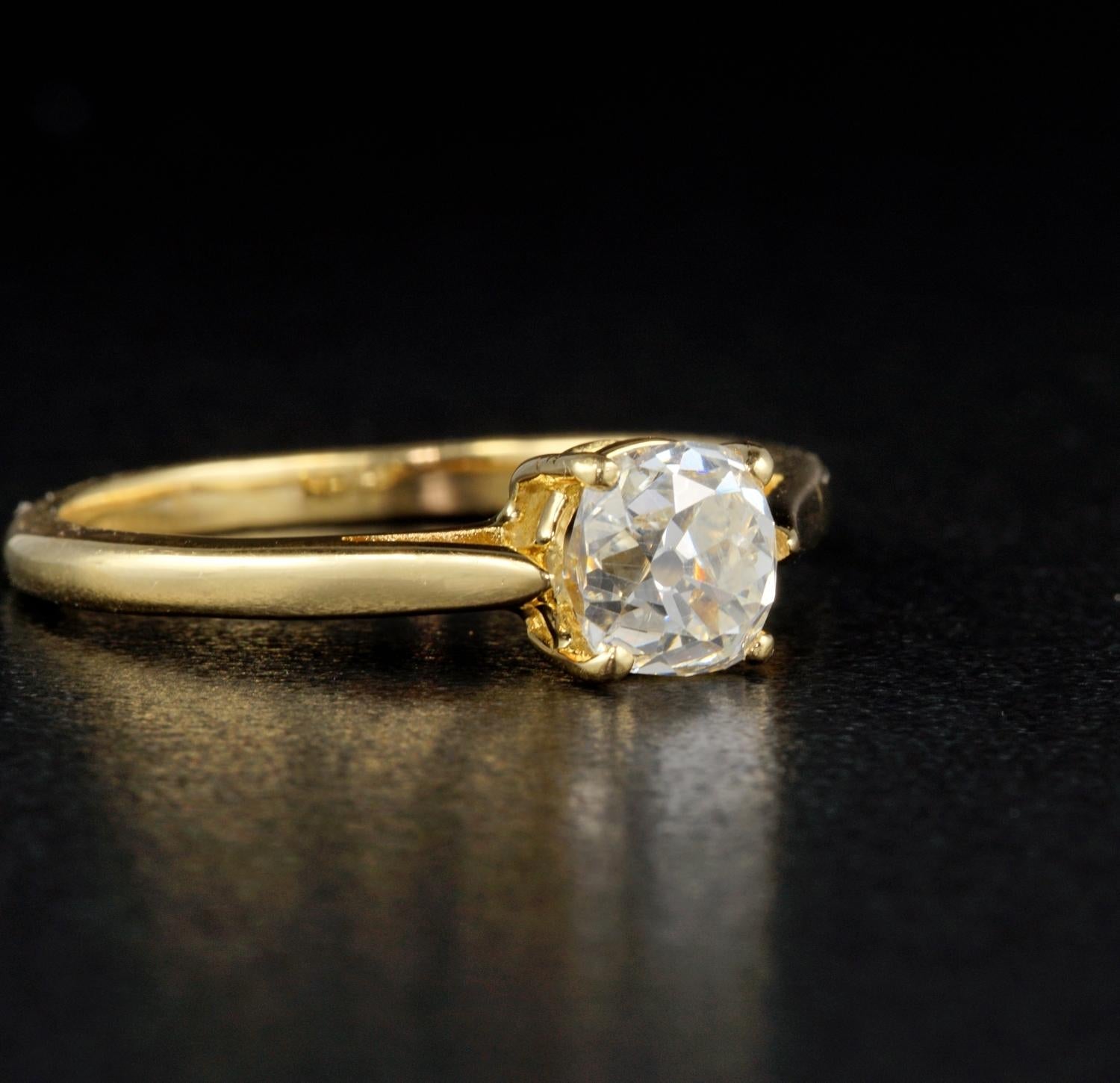 Victorian 1.15 Carat Old Mine Cushion Cut Diamond Solitaire Ring In Good Condition In Napoli, IT