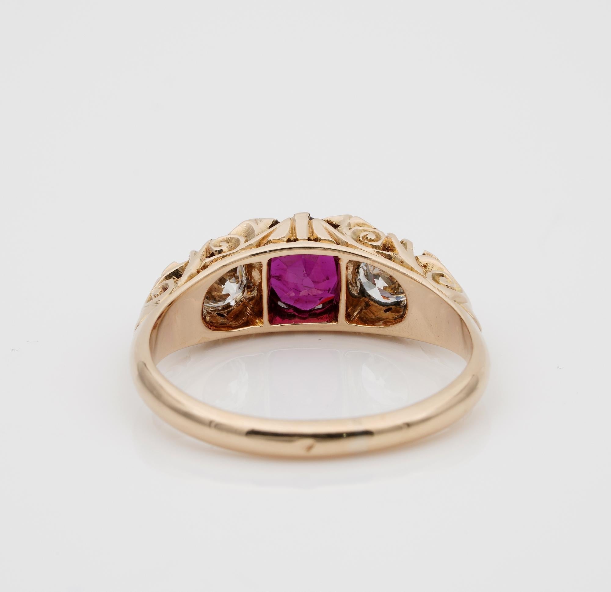 viktorianischer Trilogy-Ring, .98 Karat Rubin Diamant 18 Kt Damen im Angebot