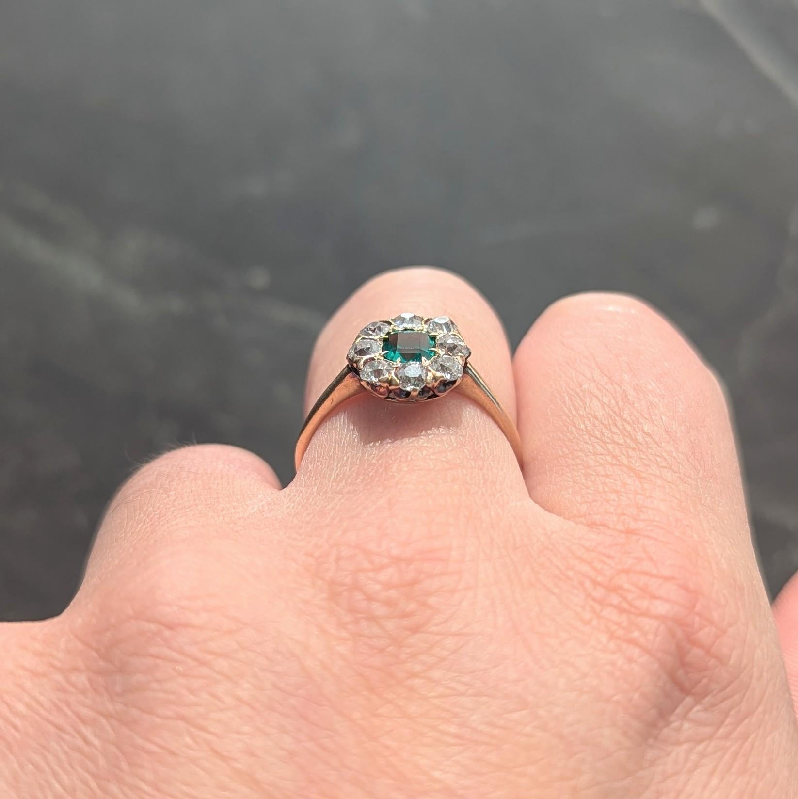 Anillo Halo Antiguo Victoriano de Oro Amarillo de 14 Kilates con Diamante Esmeralda de 1,23 quilates en venta 4