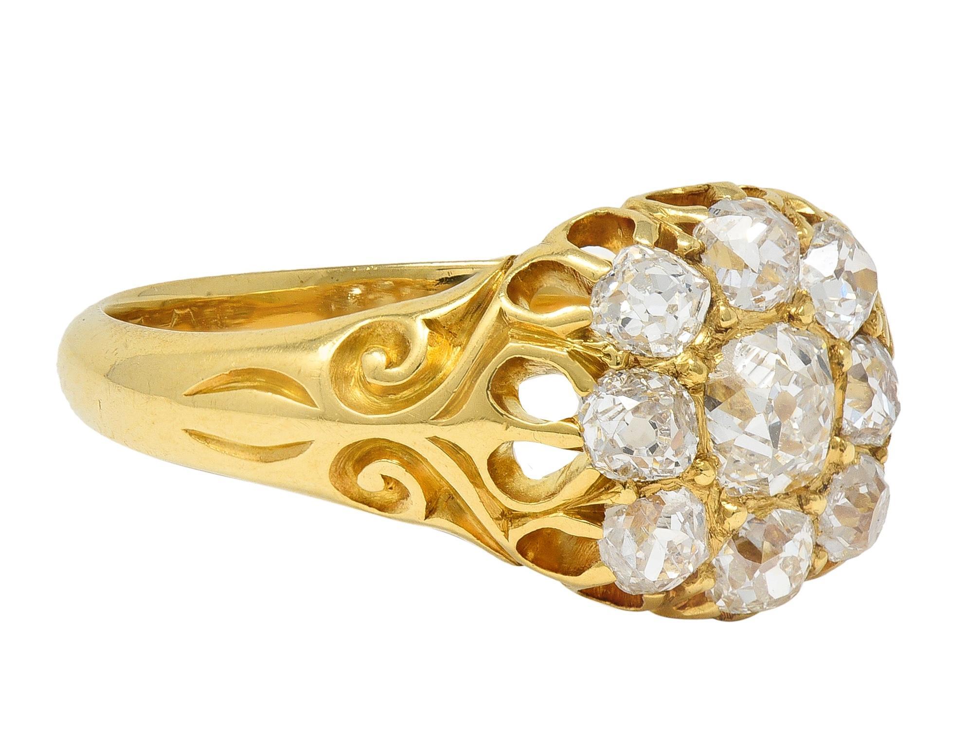 Viktorianischer 1,26 CTW Old Mine Cut Diamant 18K Gelbgold Antiker Cluster Ring (Alteuropäischer Brillantschliff) im Angebot