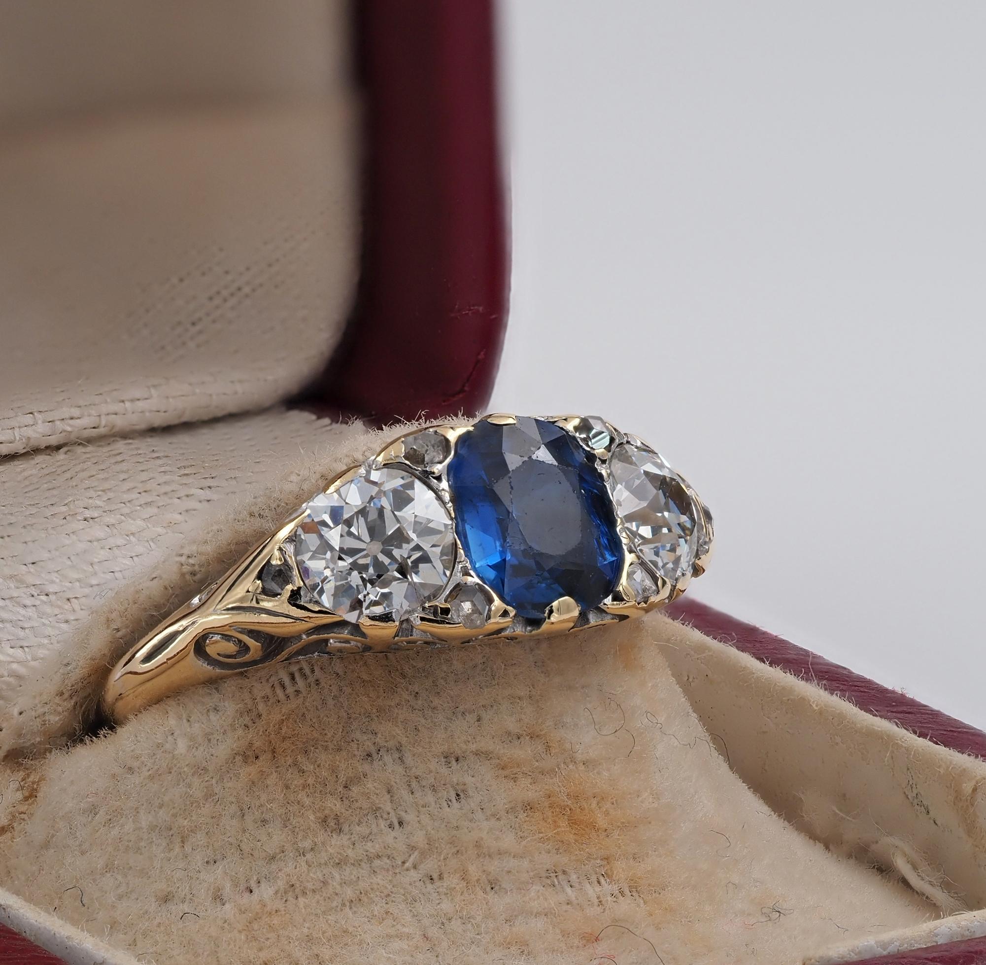 Victorian 1.30 Ct Nat Sapphire 1.20 Ct Diamond Rare Trilogy Ring In Good Condition For Sale In Napoli, IT