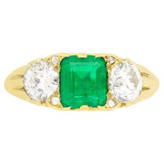 Bague trilogie victorienne de 1,30ct en émeraude et diamant, c.1880s