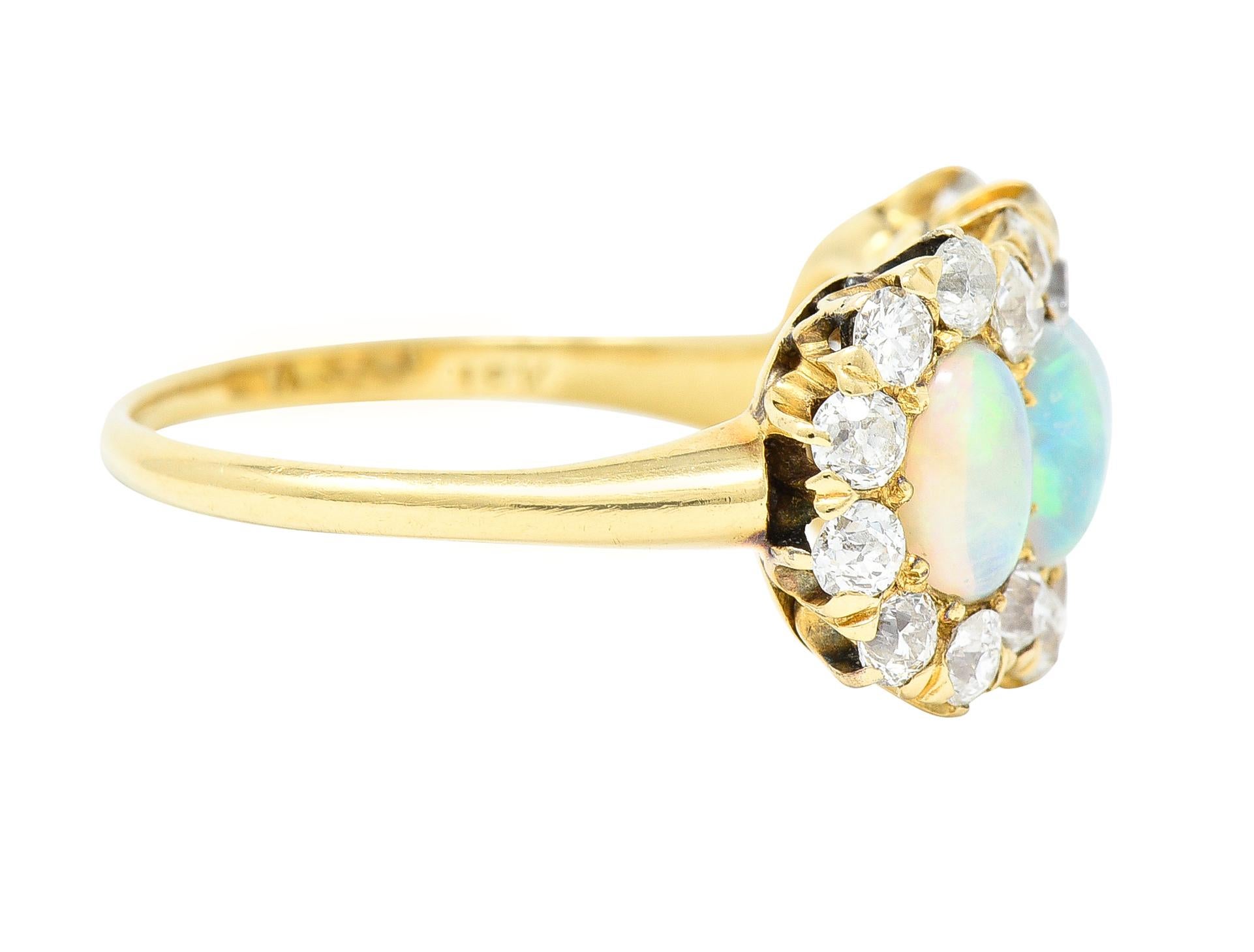 viktorianischer 1,32 Karat Opal Cabochon Diamant-Cluster-Ring mit alteuropäischem Schliff (Viktorianisch) im Angebot