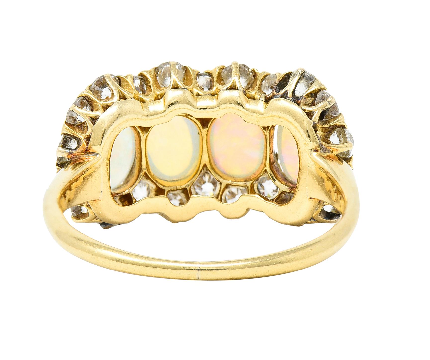 viktorianischer 1,32 Karat Opal Cabochon Diamant-Cluster-Ring mit alteuropäischem Schliff (Alteuropäischer Schliff) im Angebot