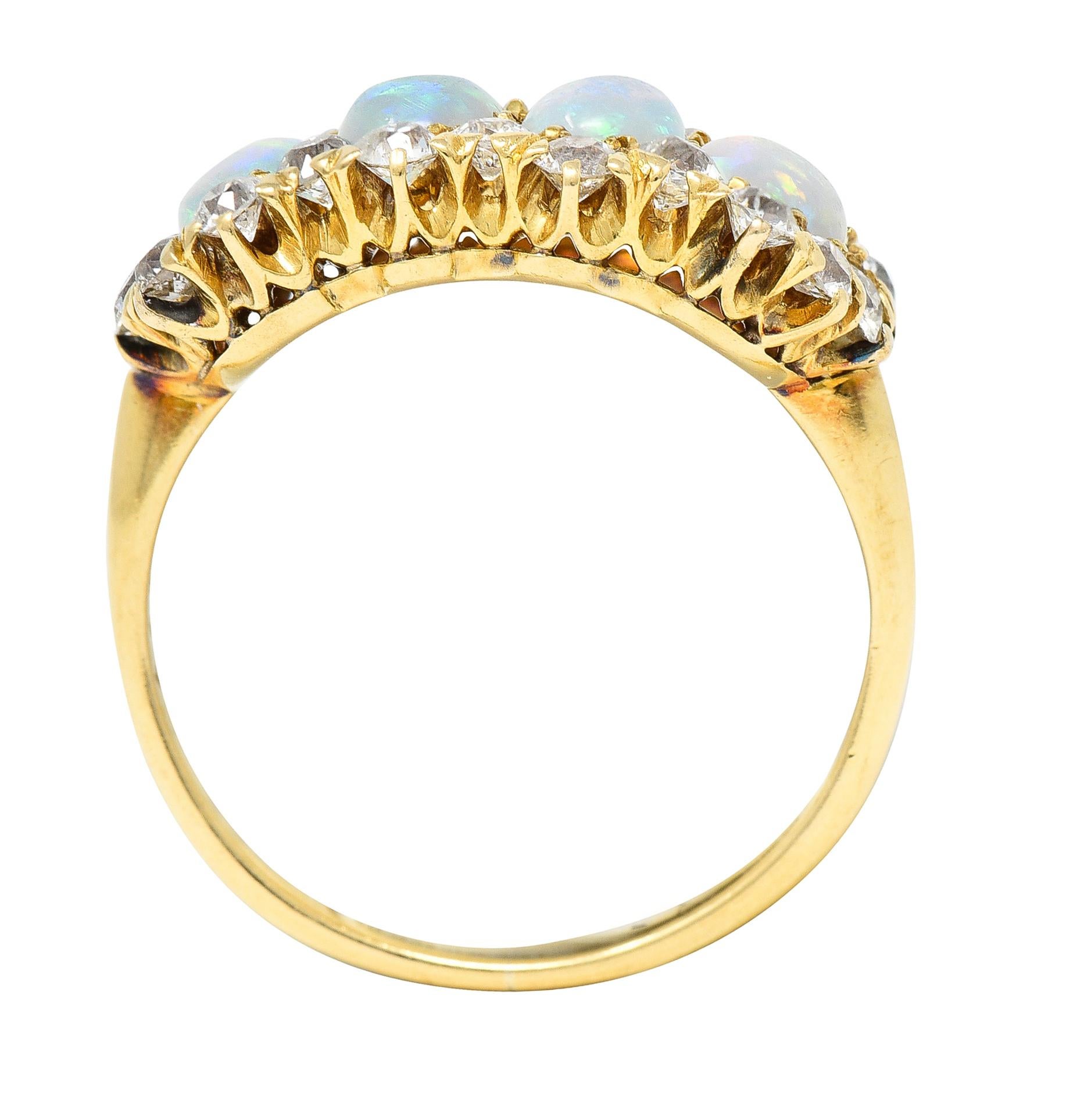 viktorianischer 1,32 Karat Opal Cabochon Diamant-Cluster-Ring mit alteuropäischem Schliff im Angebot 2