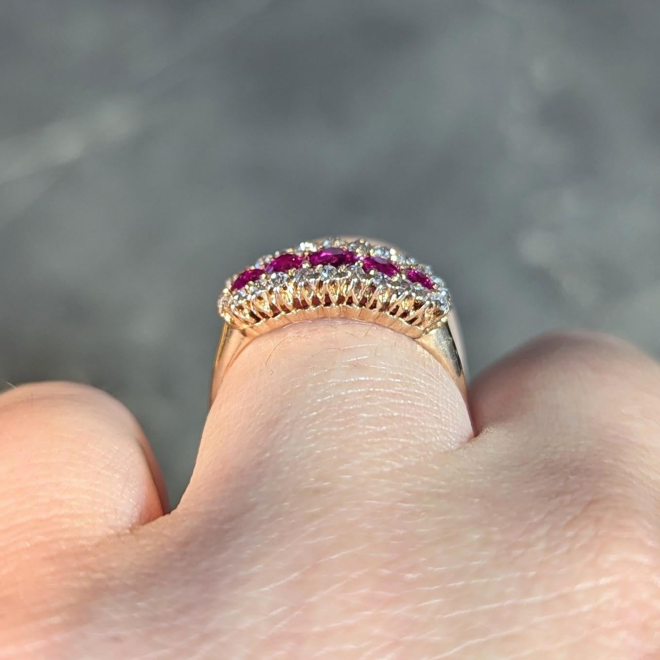 Bague victorienne ancienne à cinq pierres en or jaune 14 carats avec diamants et rubis de 1,33 carat en vente 5