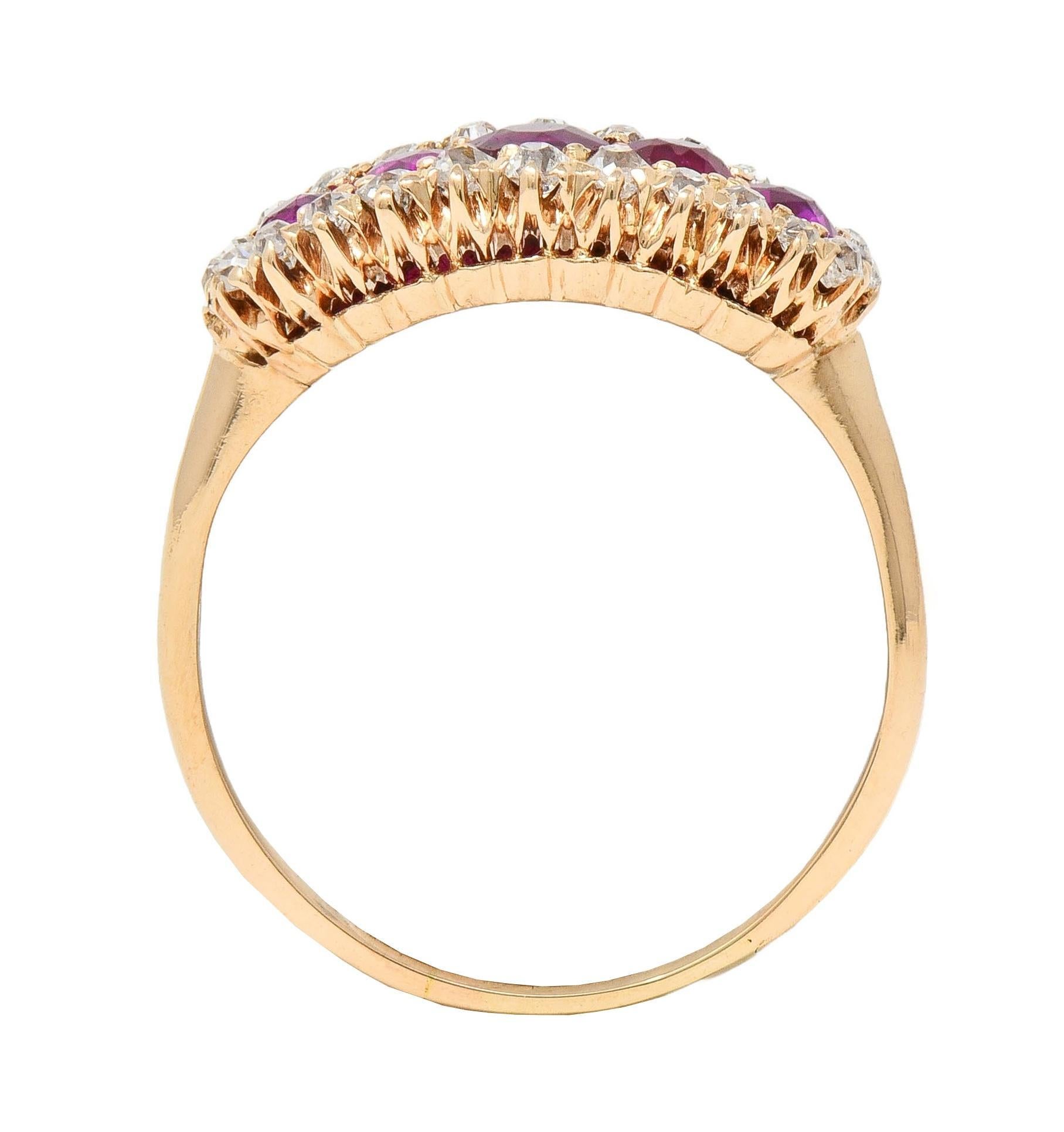 Bague victorienne ancienne à cinq pierres en or jaune 14 carats avec diamants et rubis de 1,33 carat en vente 3