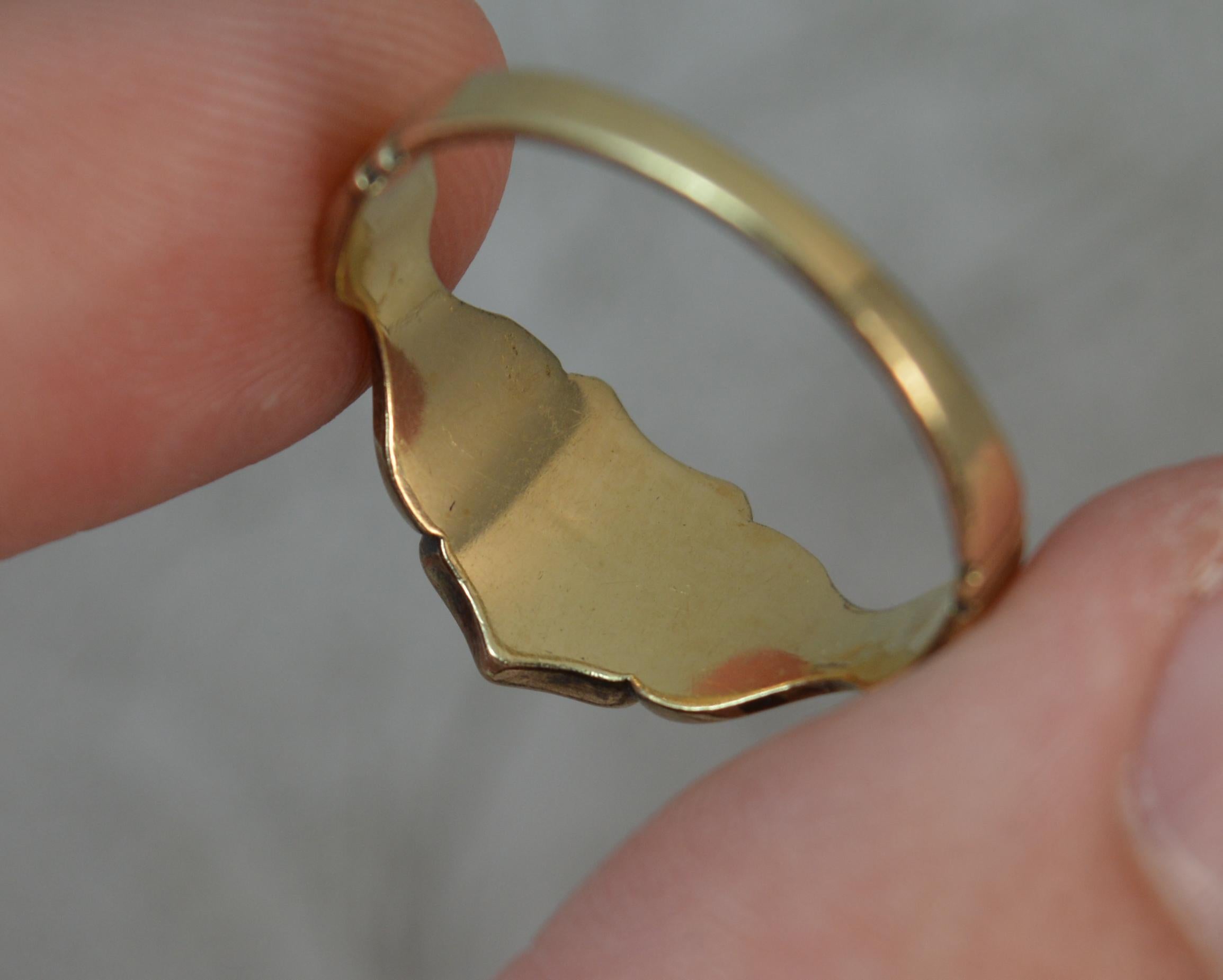 Victorian 14 Carat Gold Shield Shaped Agate Signet Ring 2