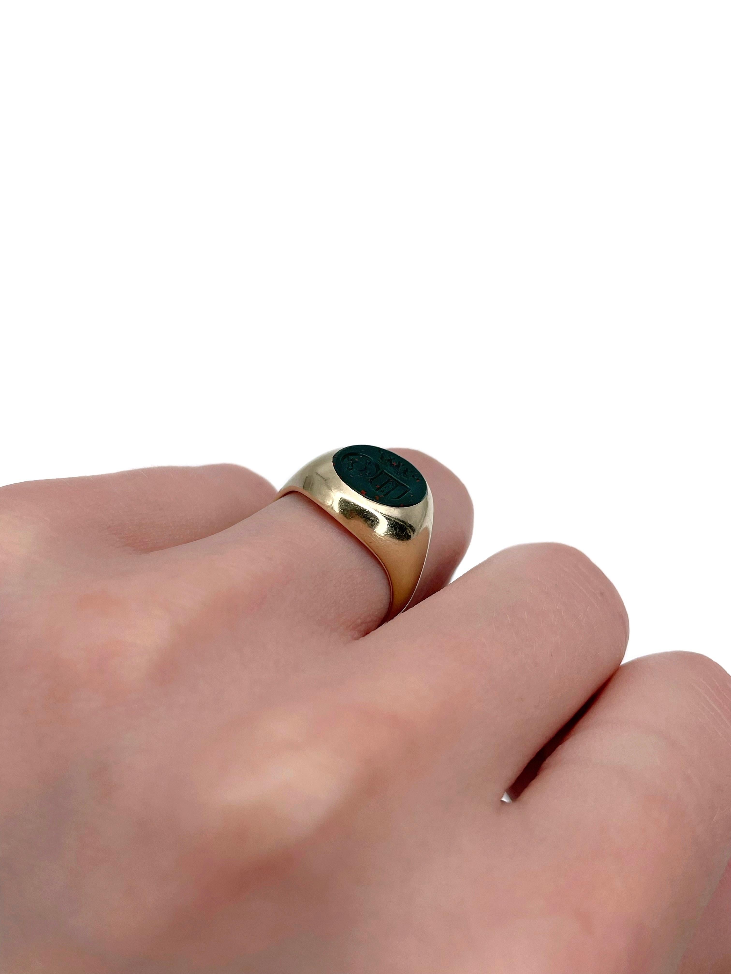 Victorian 14 Karat Gold Bloodstone Intaglio Heraldic Signet Ring In Good Condition In Vilnius, Vilniaus apskr.