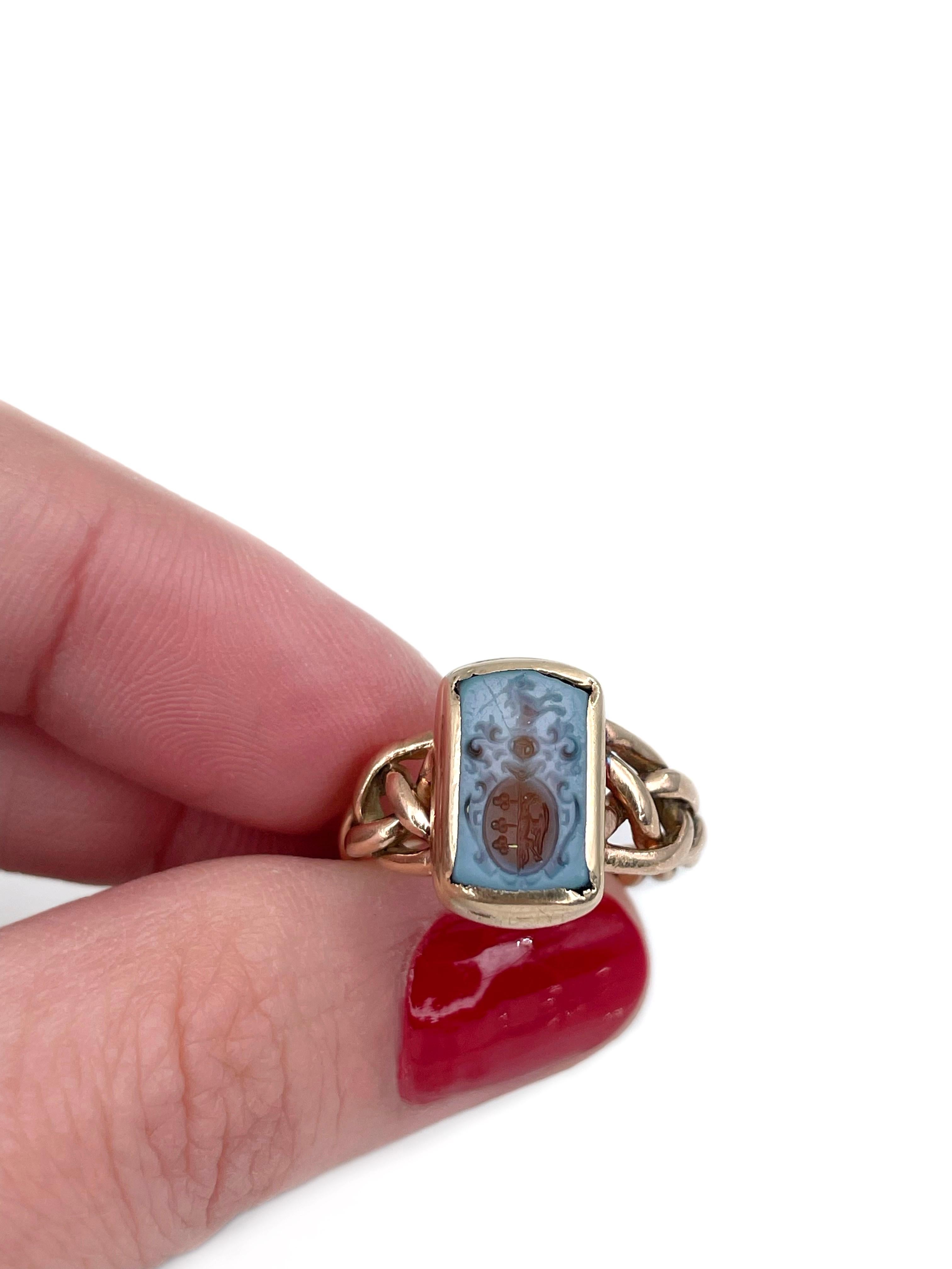 This is a Victorian heraldic signet ring crafted in 9K gold. Circa 1850. 

It features a carved chalcedony intaglio depicting a Coat of Arms.  

Weight: 4.74g
Size: 16.5 (US 6)

———

If you have any questions, please feel free to ask. We describe