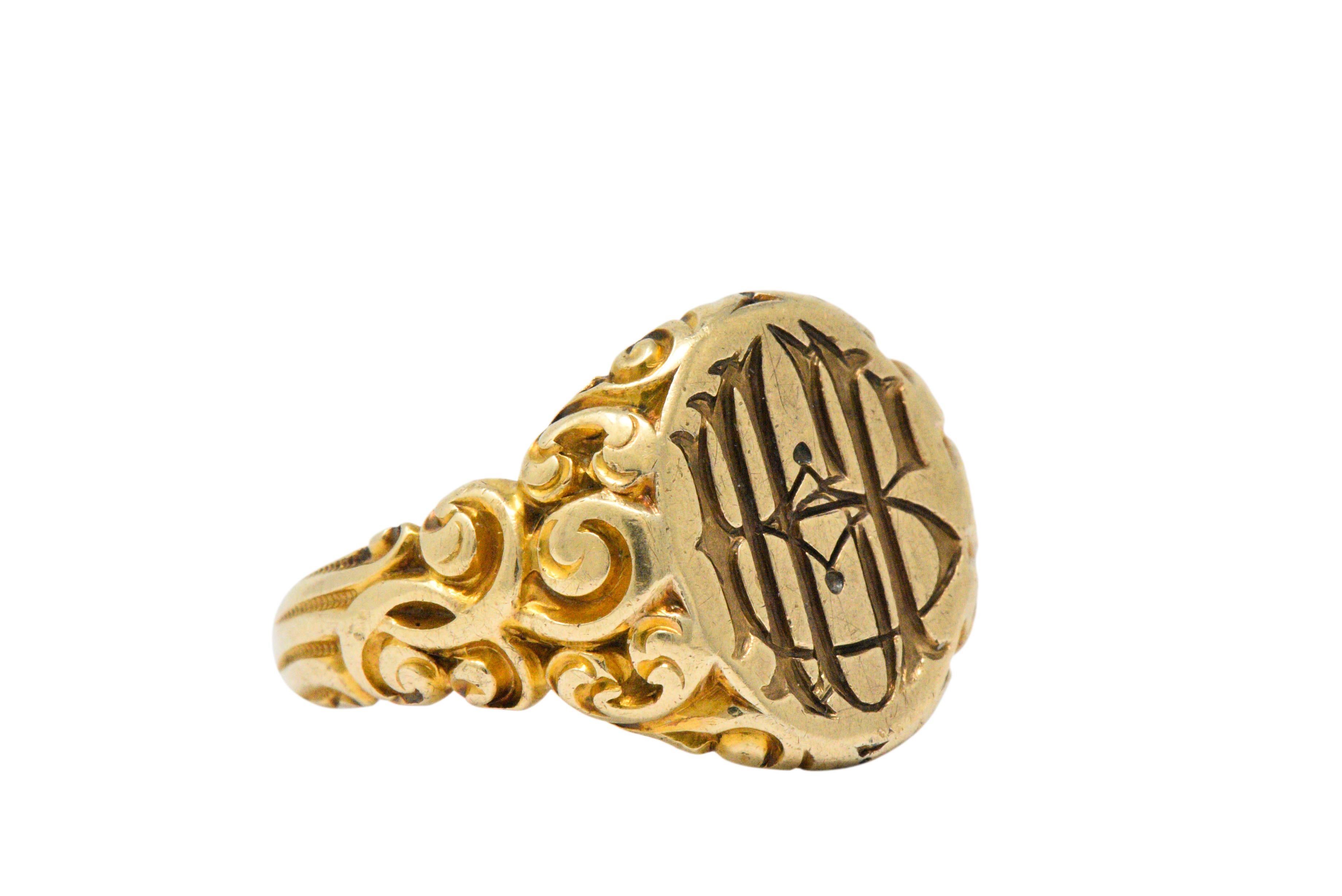 Victorian 14 Karat Gold Signet Unisex Ring In Good Condition In Philadelphia, PA