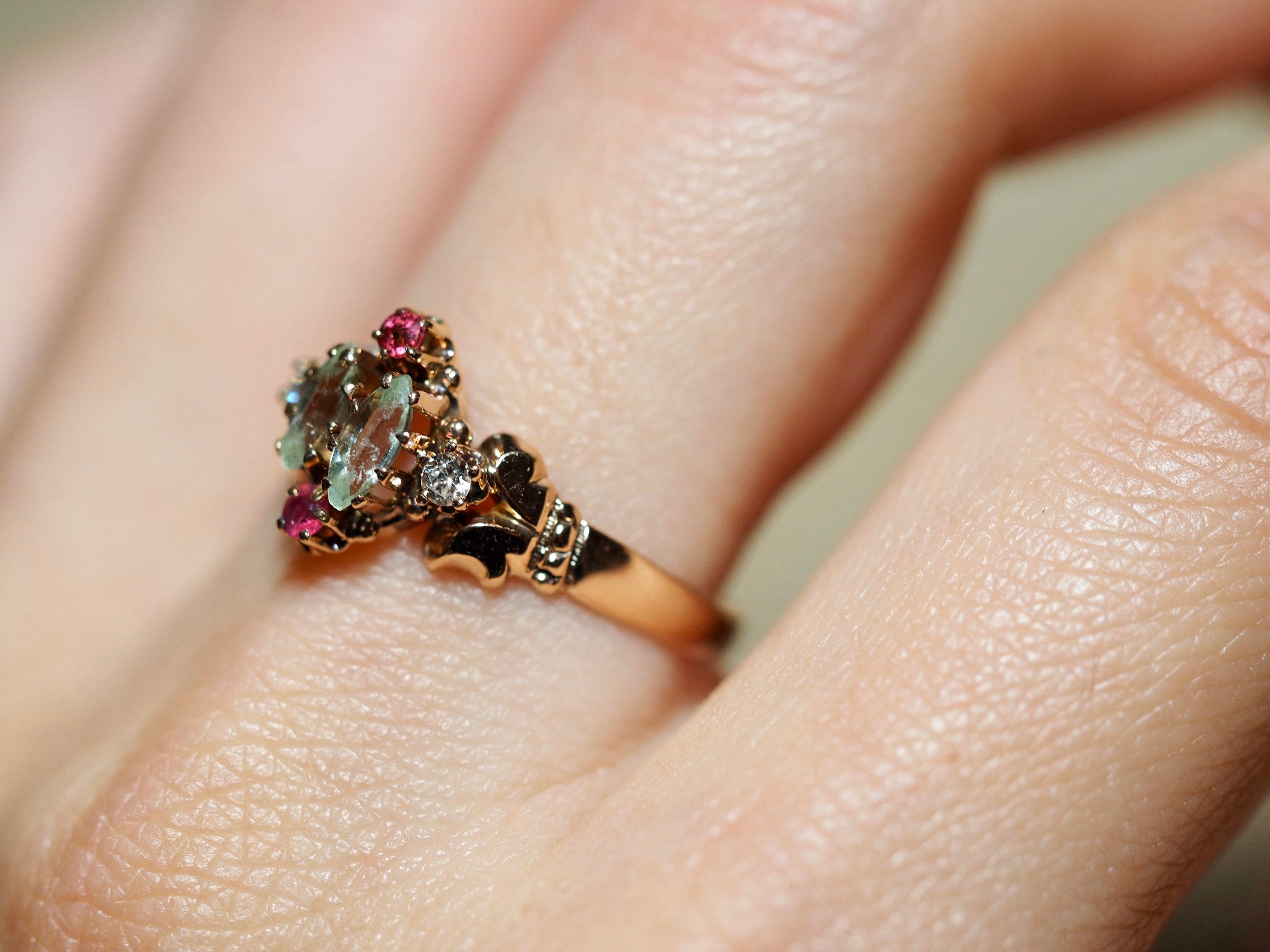Anello vittoriano in oro rosa 14 carati con diamante e vetro In condizioni buone in vendita a Addison, TX