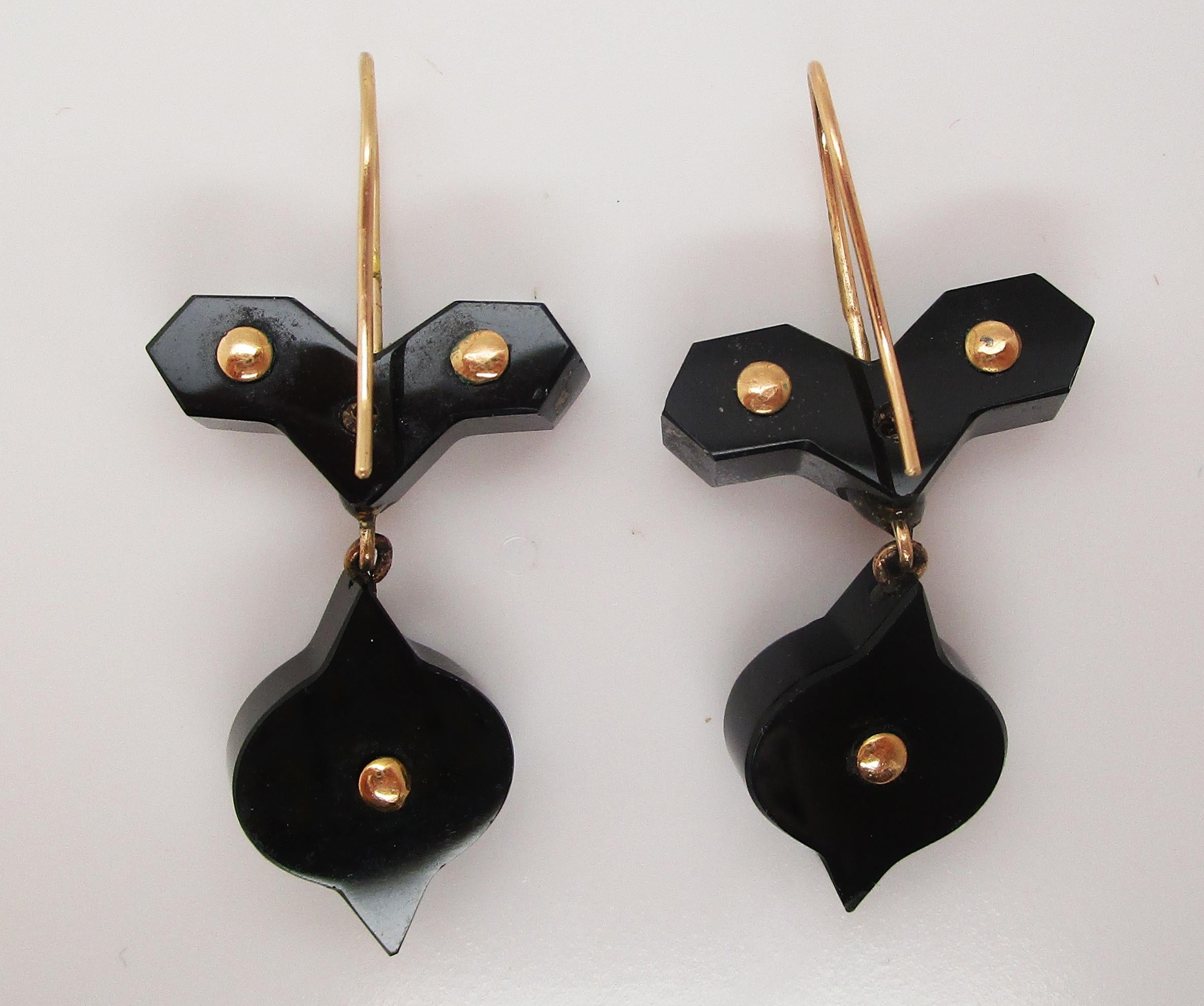 Victorian 14 Karat Rose Gold Onyx and Seed Pearl Articulated Dangle Earrings For Sale 2