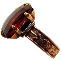 Victorian 14 Karat Yellow Gold 5.02 Carat Garnet Ring Antique Victorian 14 Karat Yellow Gold 5.02 Carat Garnet Ring