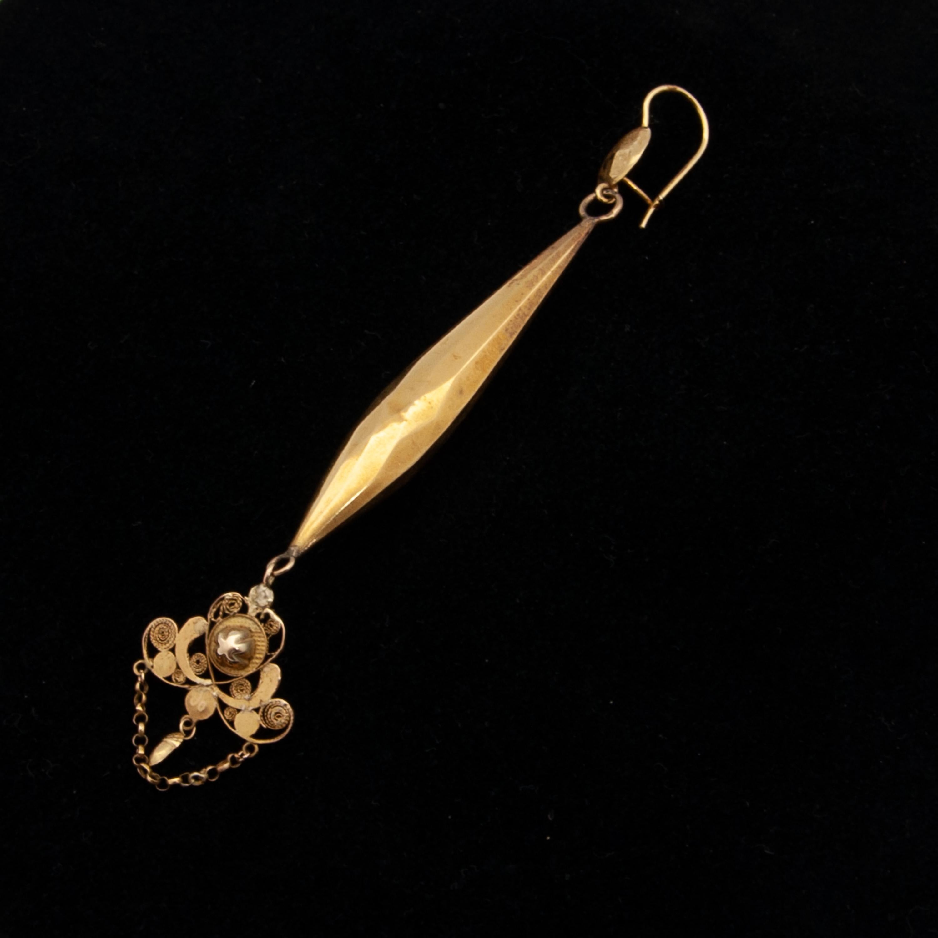 Antique Victorian 14 Karat Gold Dangle Earring In Good Condition For Sale In Rotterdam, NL