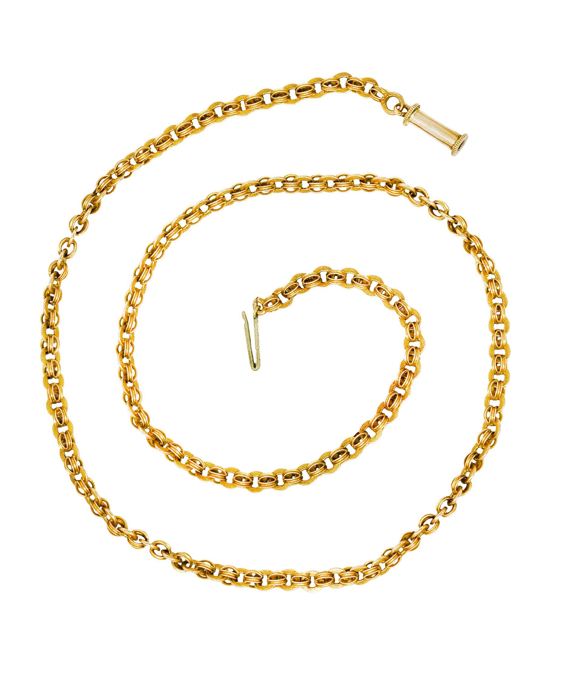 Die Halskette ist als stilisierte Goldkabelkette gestaltet. Flache runde Glieder wechseln sich mit geteilten geriffelten Gliedern ab. Vervollständigt durch einen Barrel-Verschluss. Geprüft als 14 Karat Gold. Ca. 1890er Jahre. Länge: 17 3/4 Zoll.