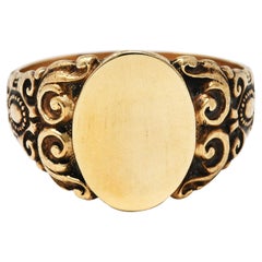 Victorian 14 Karat Yellow Gold Scrolling Men’s Unisex Signet Ring