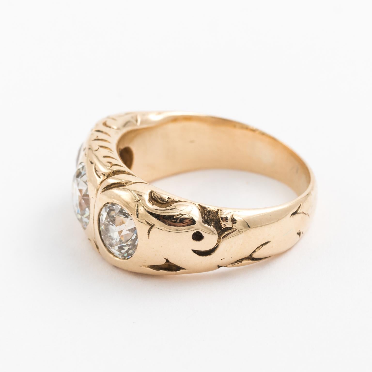 Victorian 14 Karat Yellow Gold Three-Stone 2.19 Carat Diamond Ring For Sale 2