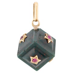 Pendentif/armure victorienne 14k en forme de cube en pierre de sang et rubis