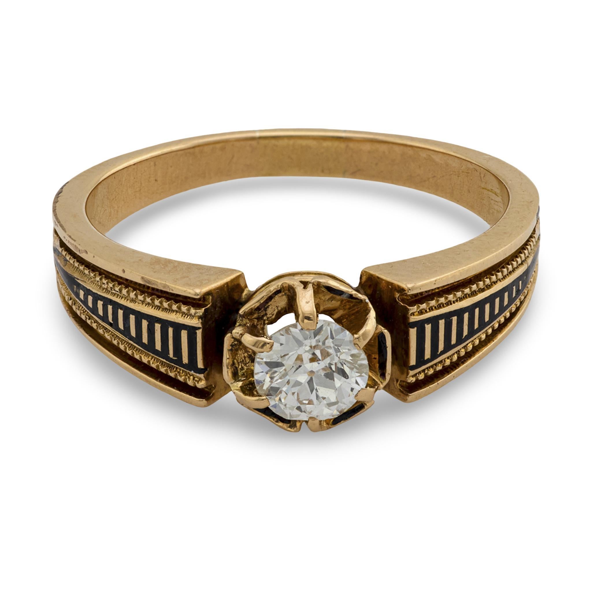 Une belle bague de fiançailles en diamant de l'époque victorienne (vers les années 1880) ! Réalisée en or jaune 14k, cette bague est ornée d'un diamant taille ancienne de 0,4 ct serti clos, de couleur H/I et de pureté SI1. Les épaules de l'anneau