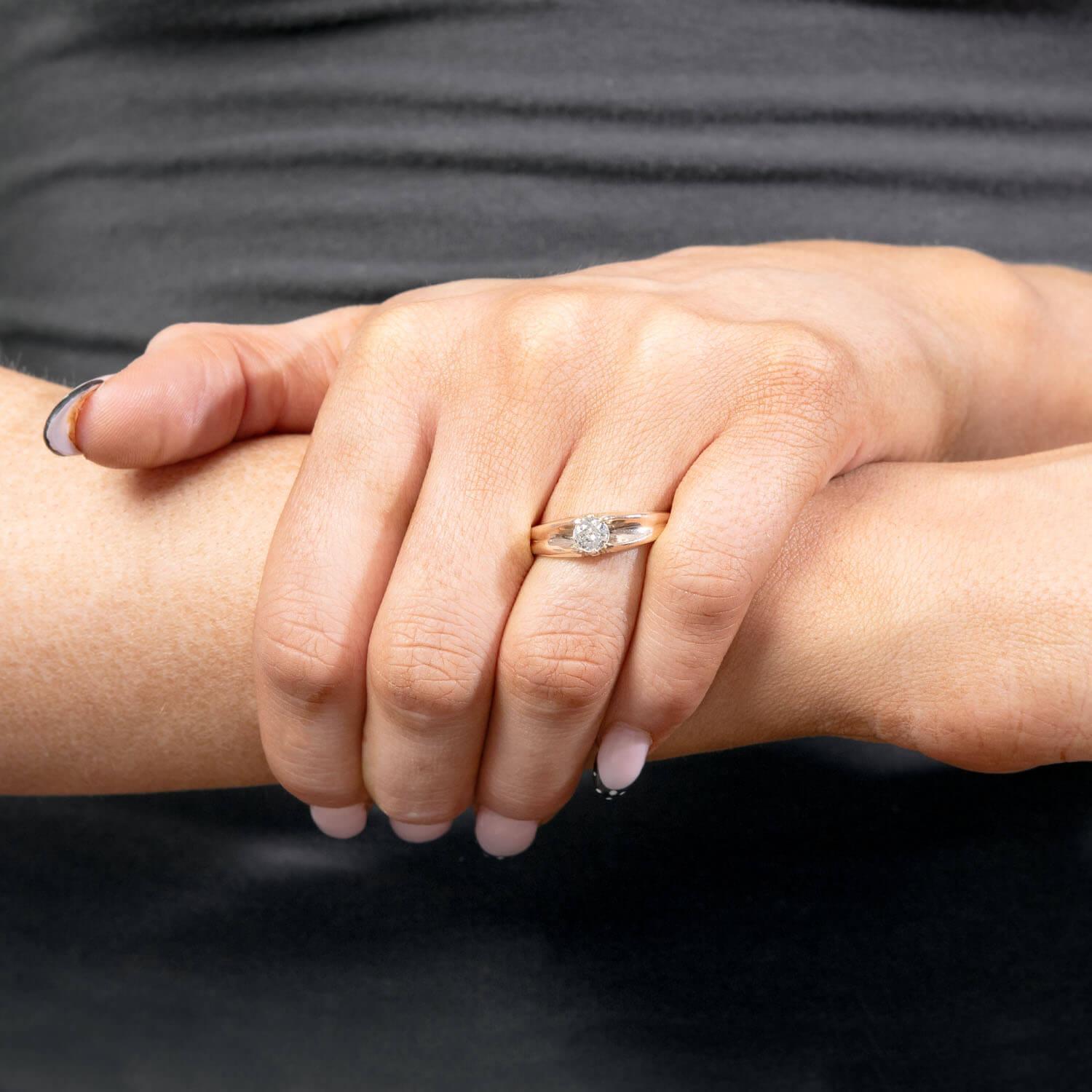 Donna Anello di fidanzamento vittoriano con diamante 14k da 0,45 carati in vendita