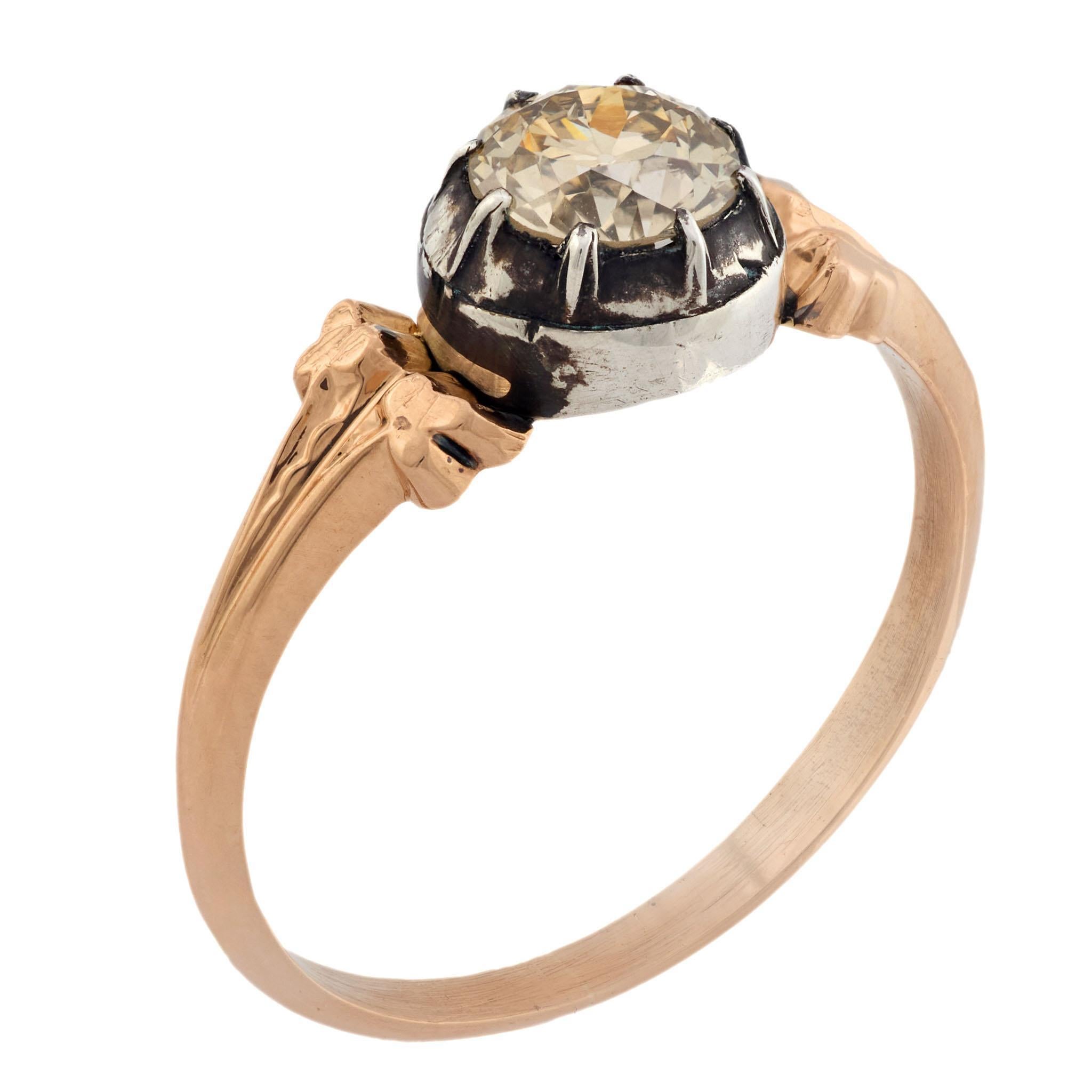 Taglio antico europeo Anello di fidanzamento vittoriano con diamante 14k da .58ct in vendita